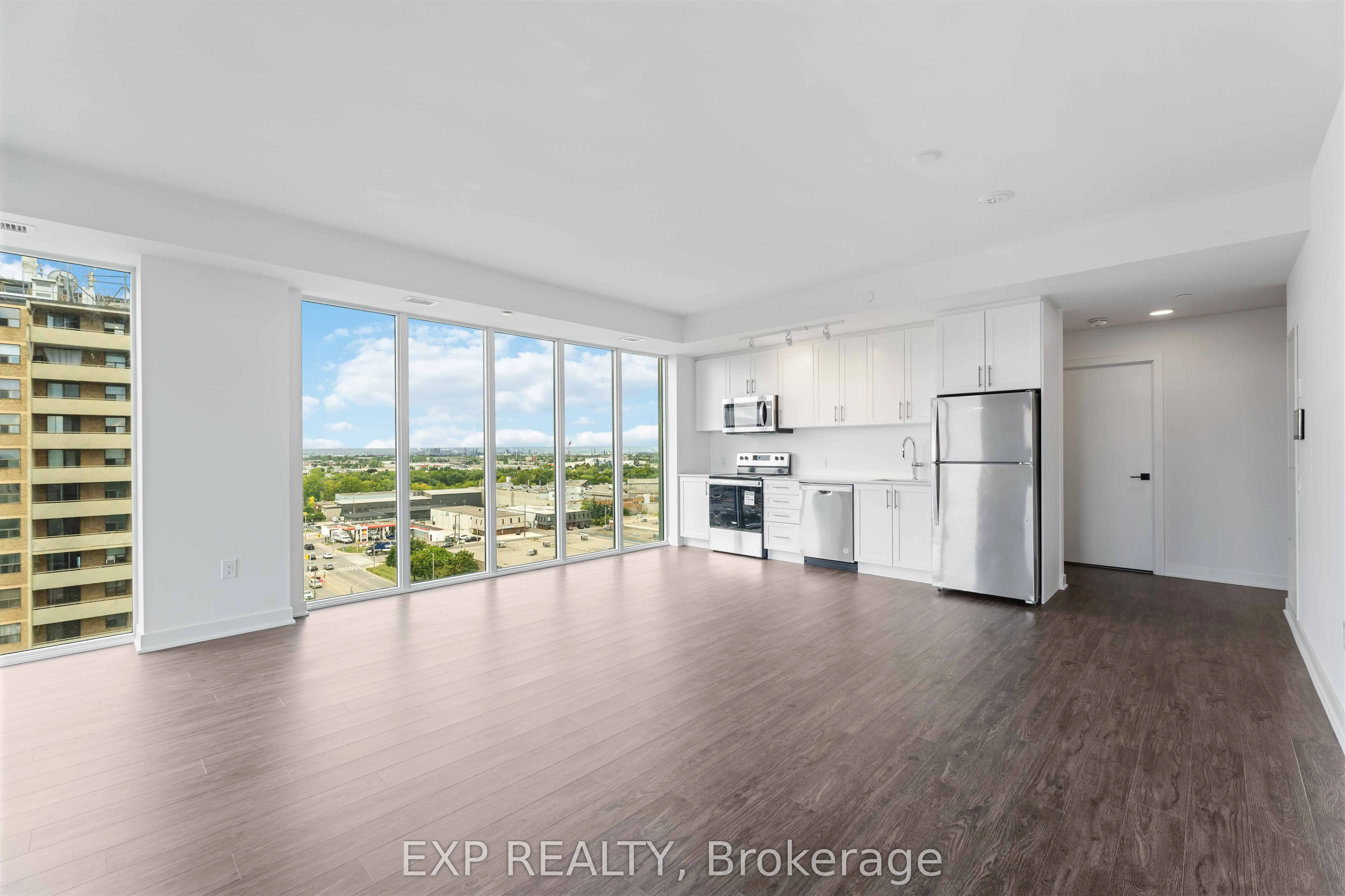2782 Barton Street E, #1006