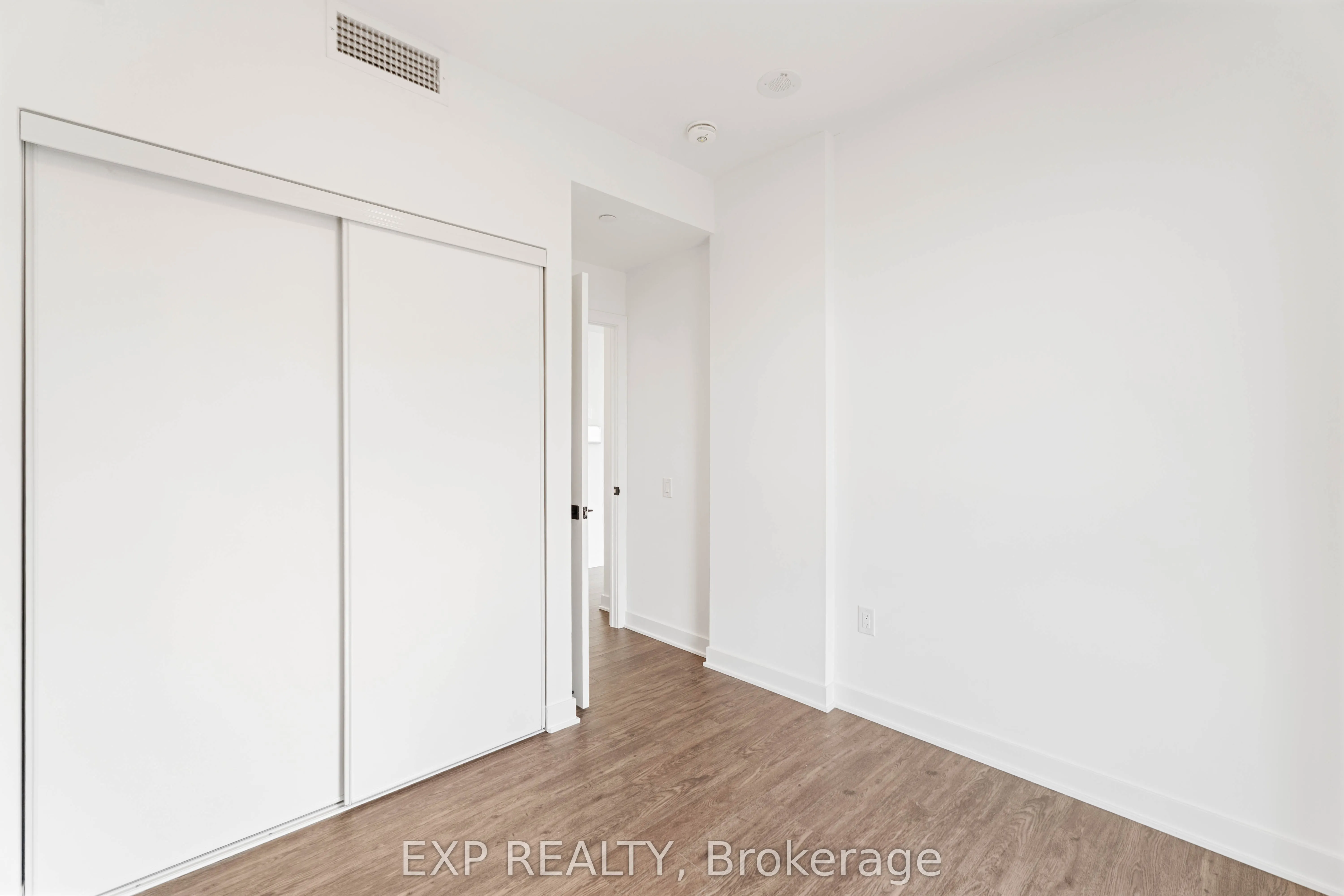2782 Barton Street E, #1006
