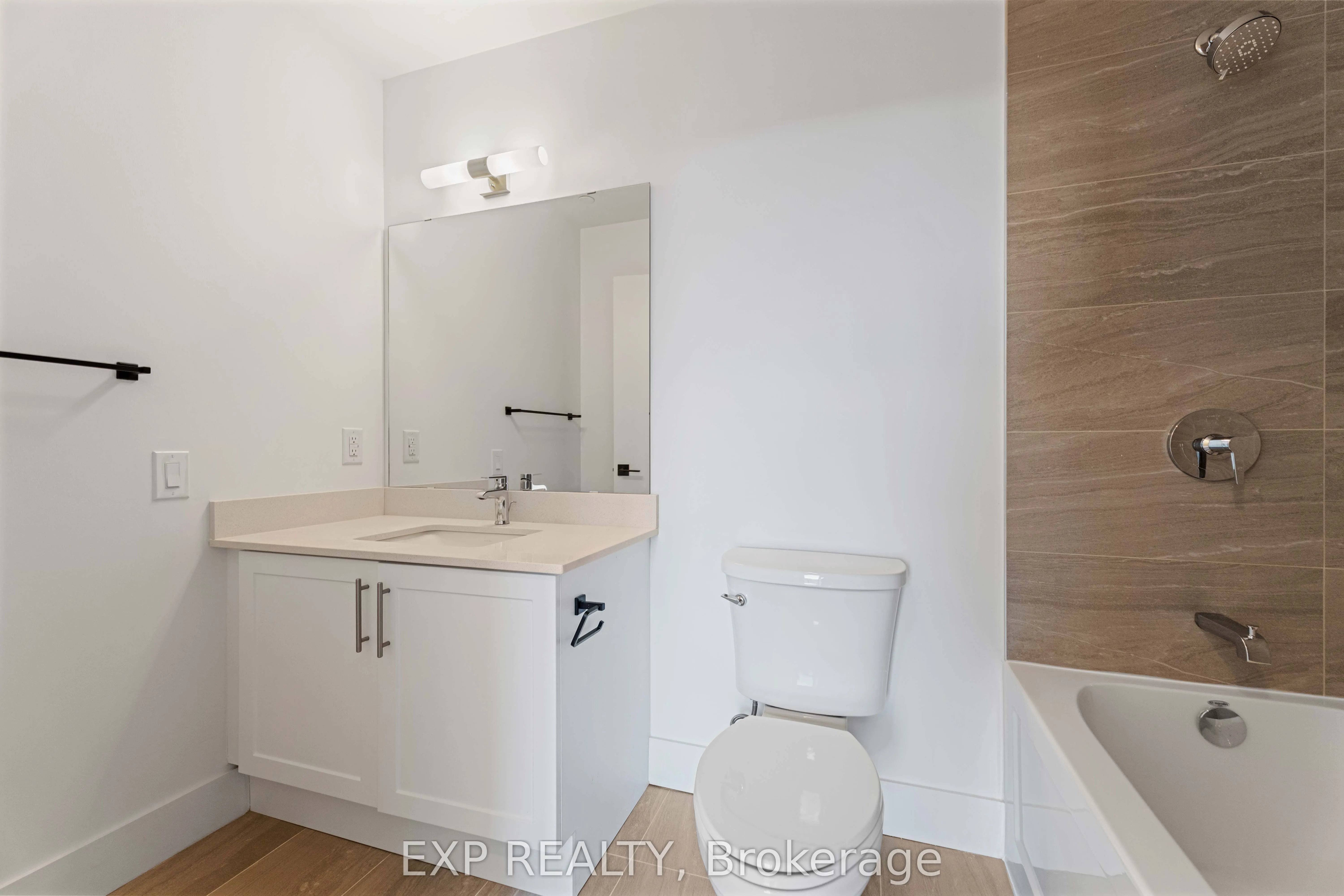 2782 Barton Street E, #1006