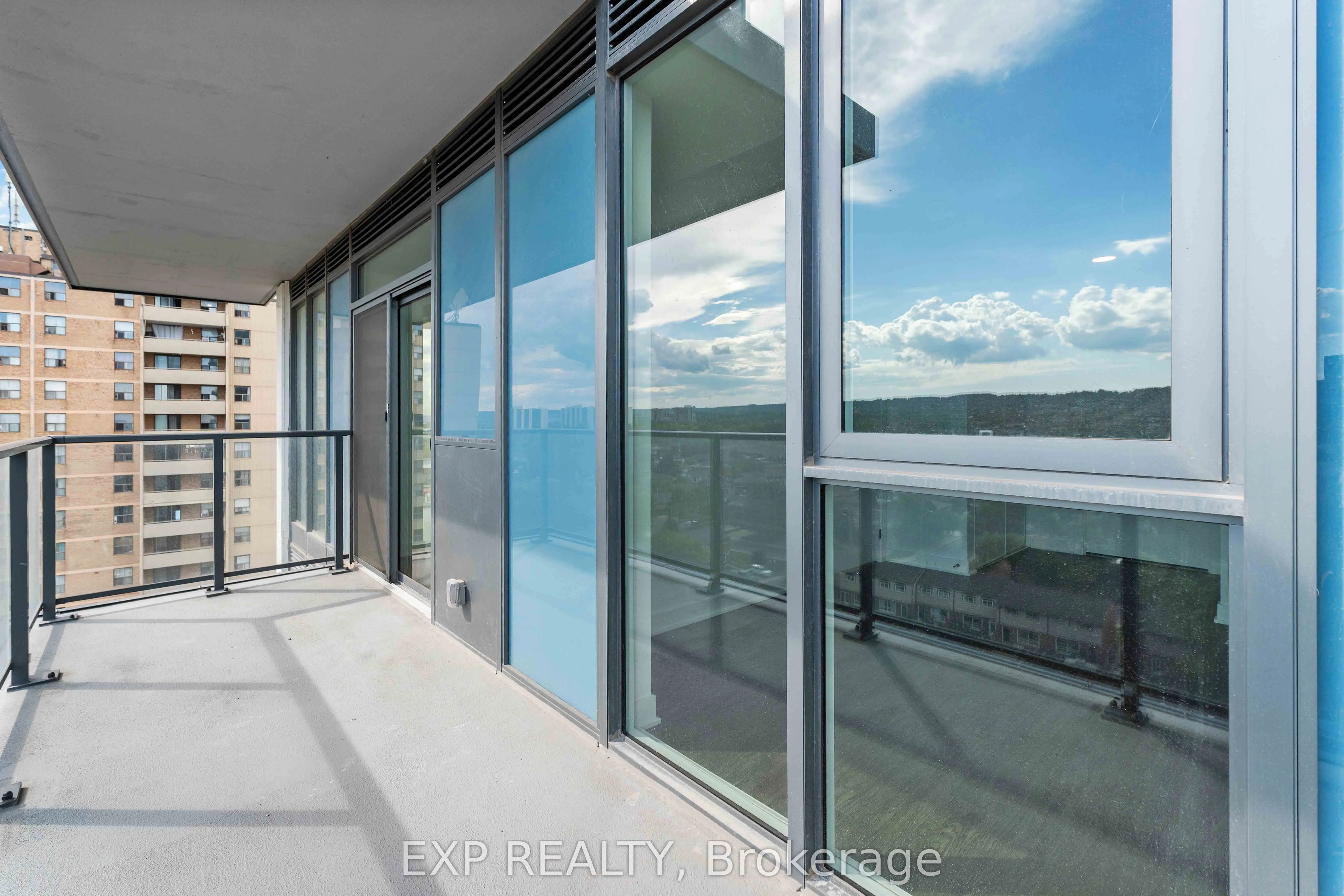 2782 Barton Street E, #1006