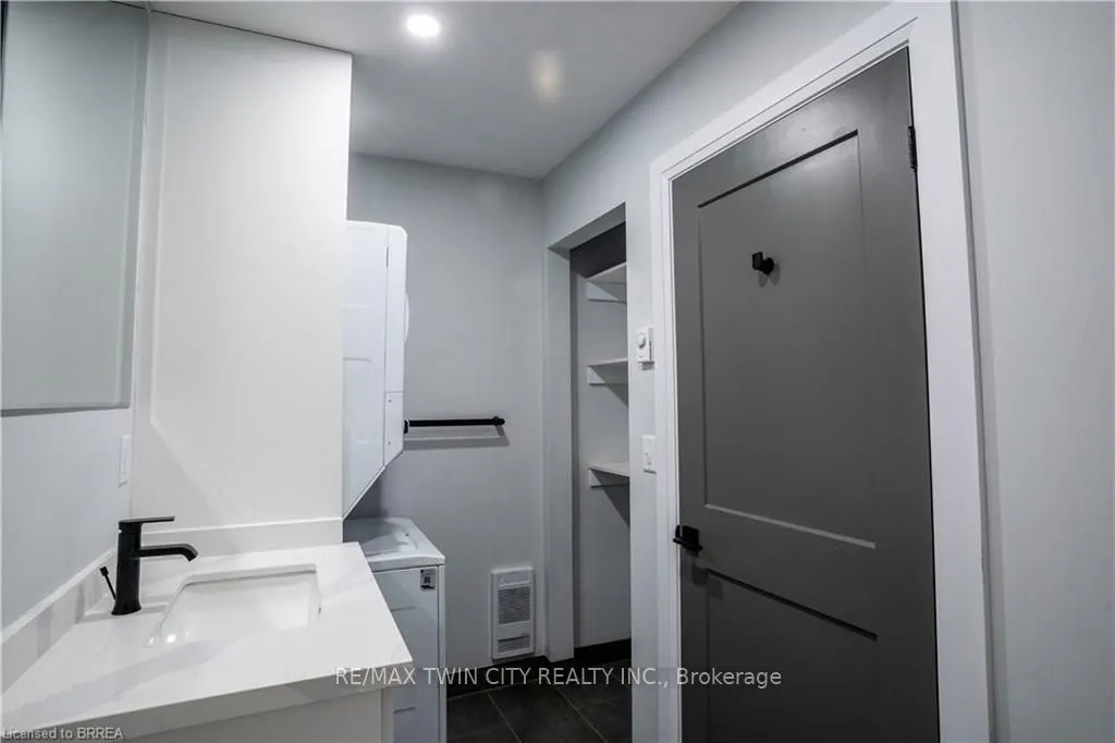 130 Elgin Street, ##4