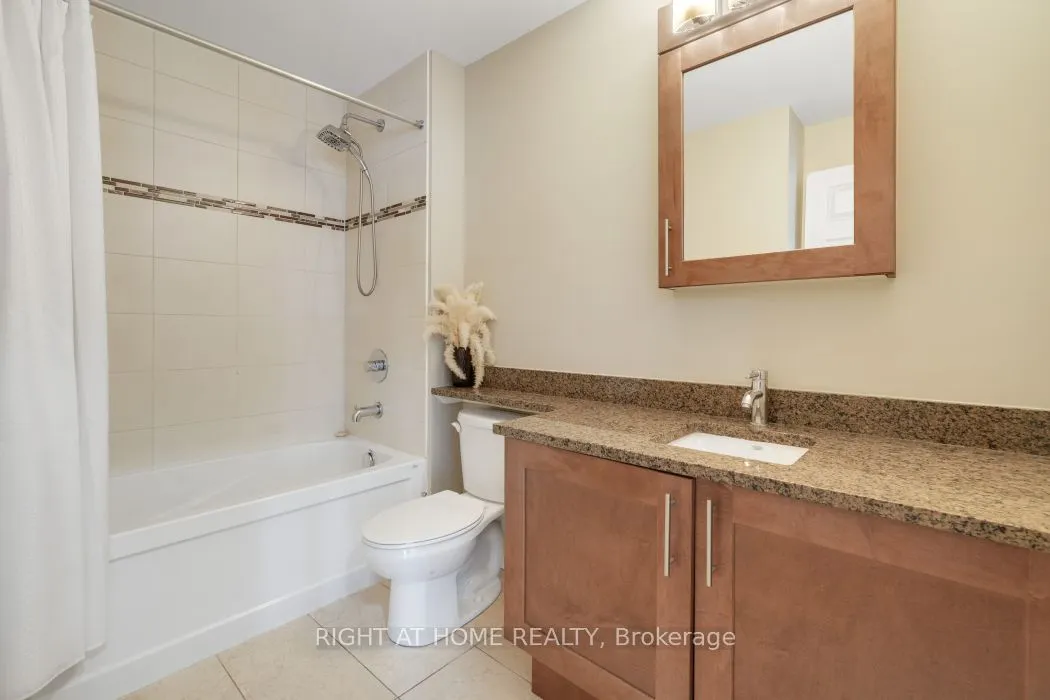 242 RIDEAU Street, #2802