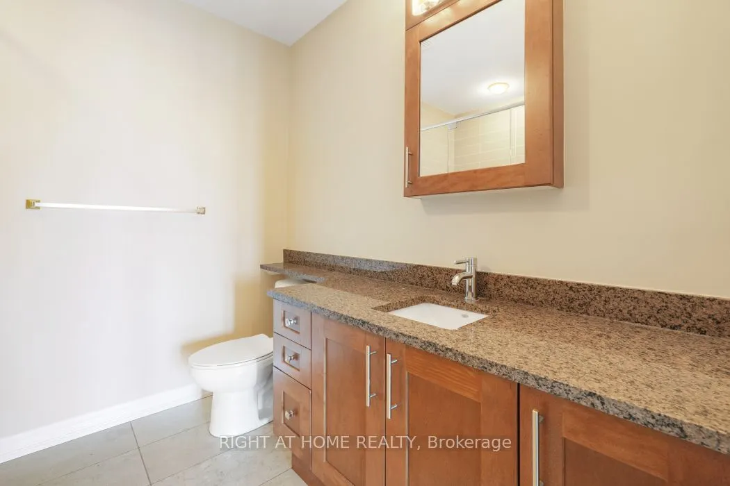 242 RIDEAU Street, #2802