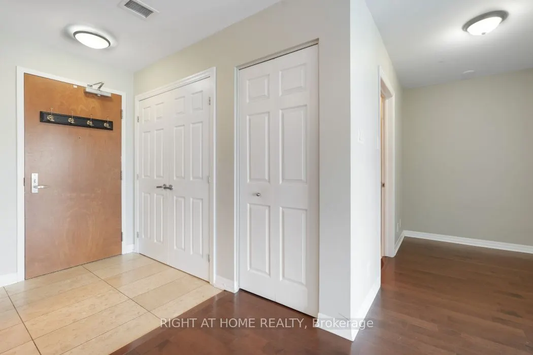 242 RIDEAU Street, #2802