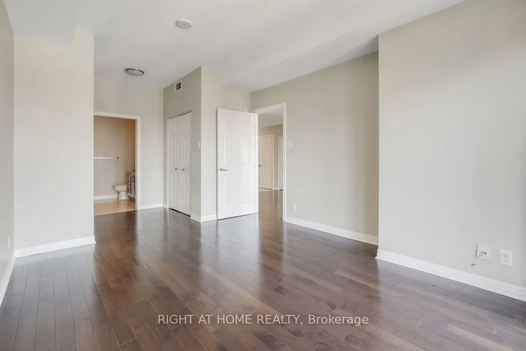 242 RIDEAU Street, #2802