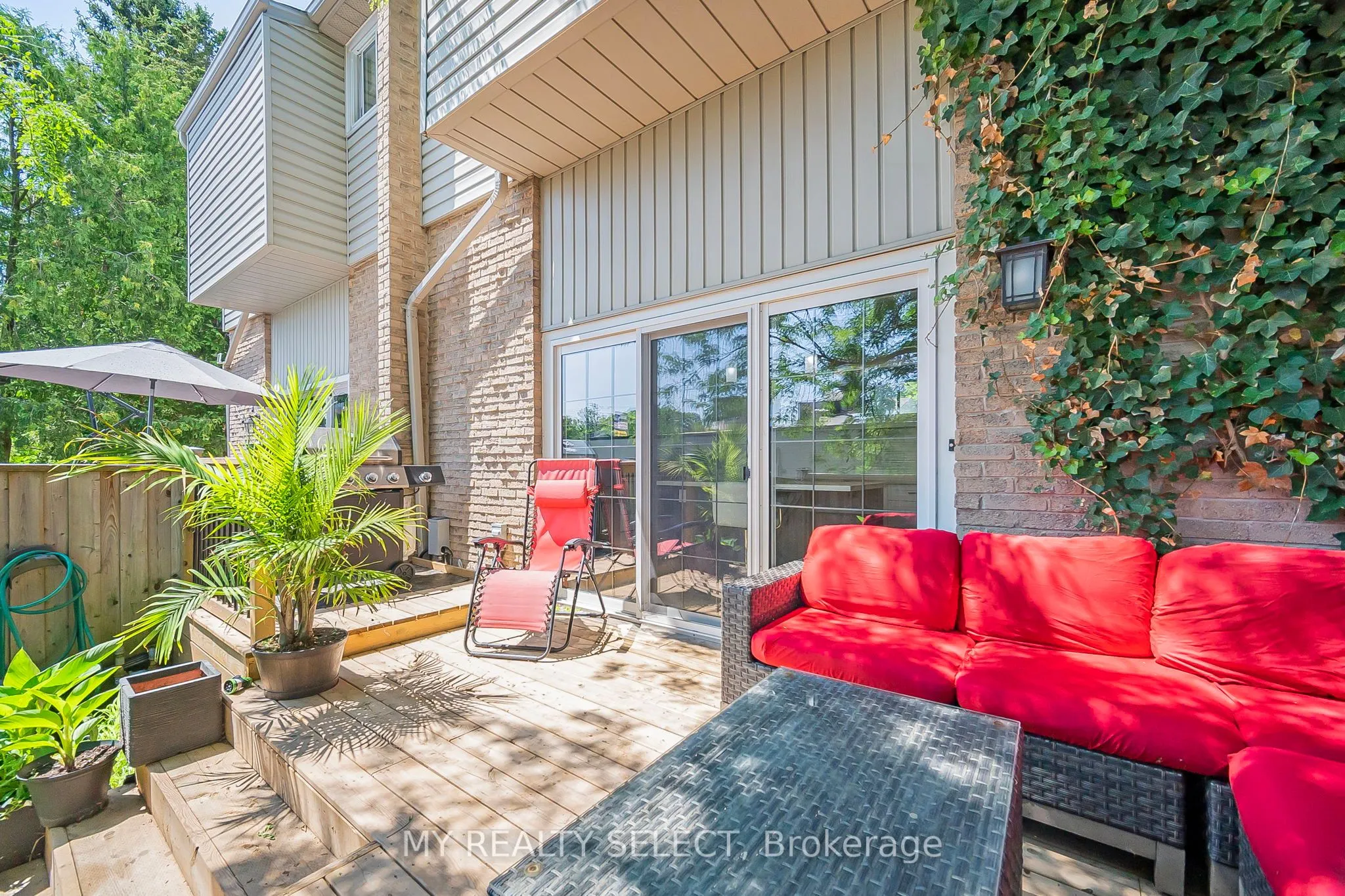 159 Sandringham Crescent, #16