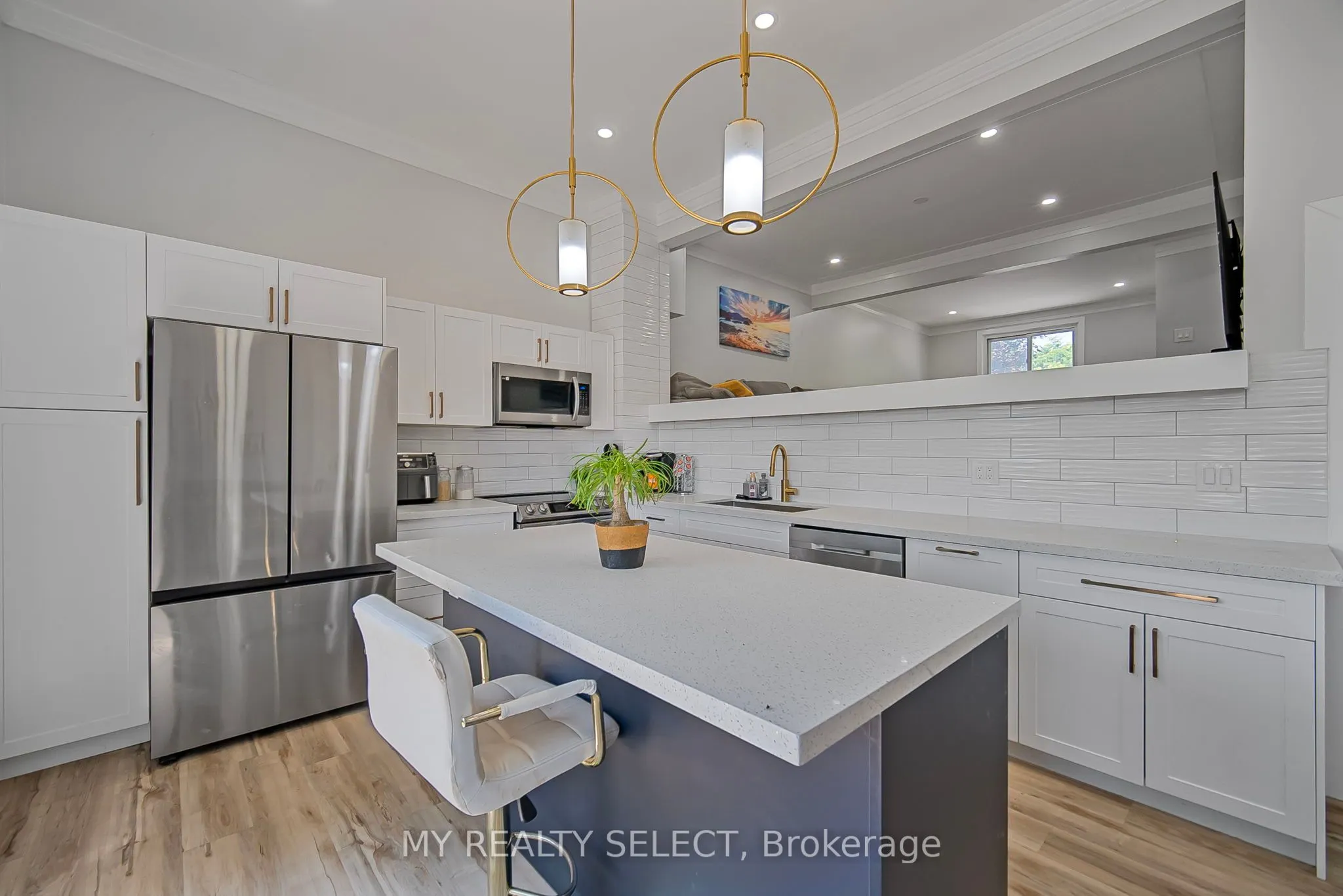 159 Sandringham Crescent, #16