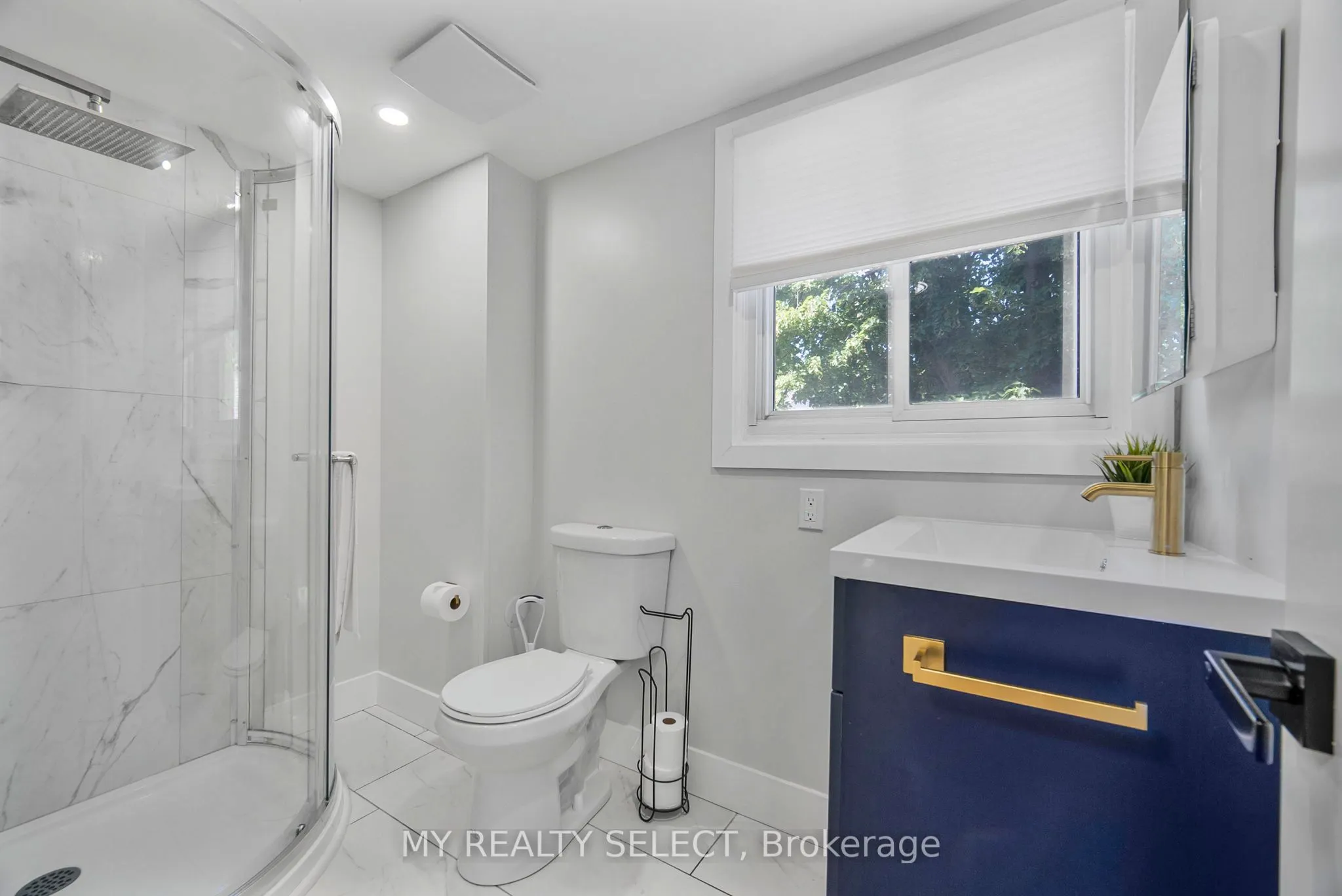 159 Sandringham Crescent, #16