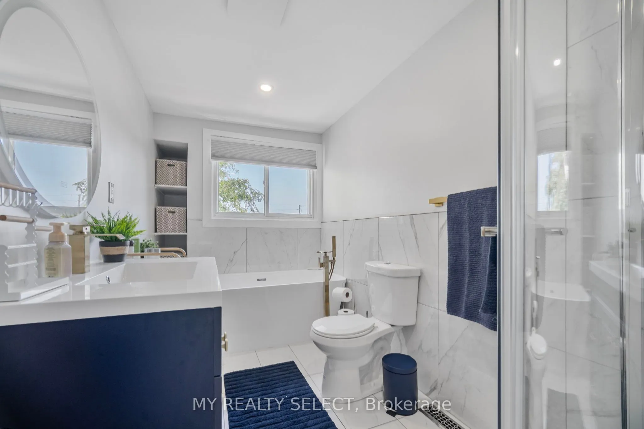 159 Sandringham Crescent, #16