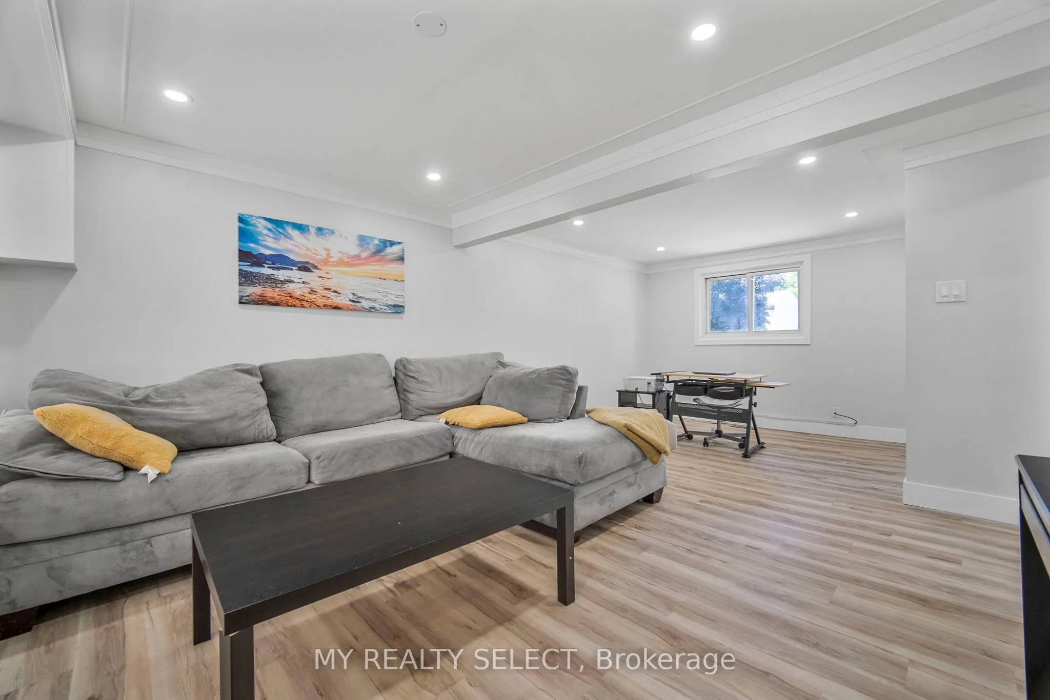 159 Sandringham Crescent, #16