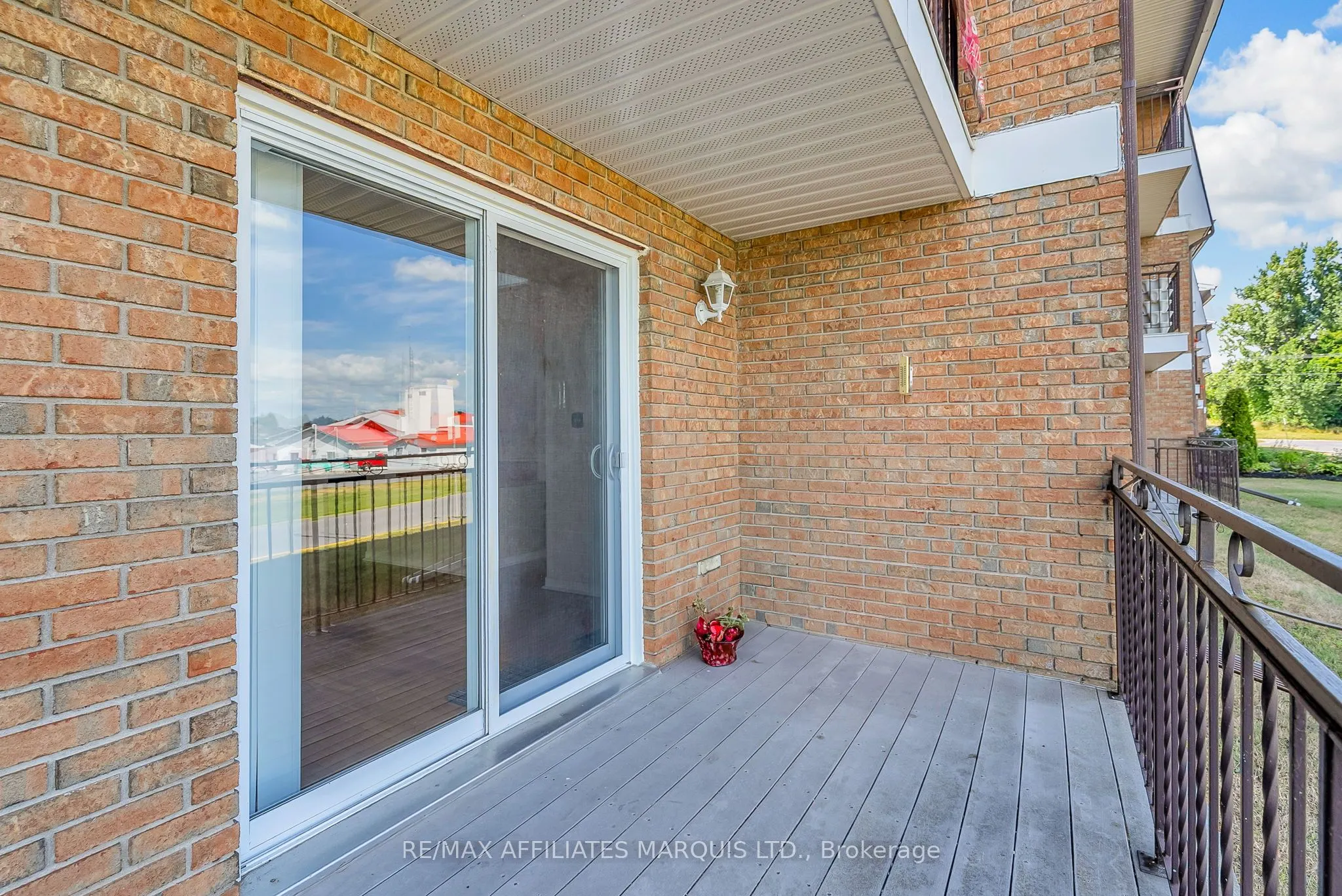 220 Kenyon Street W, #109