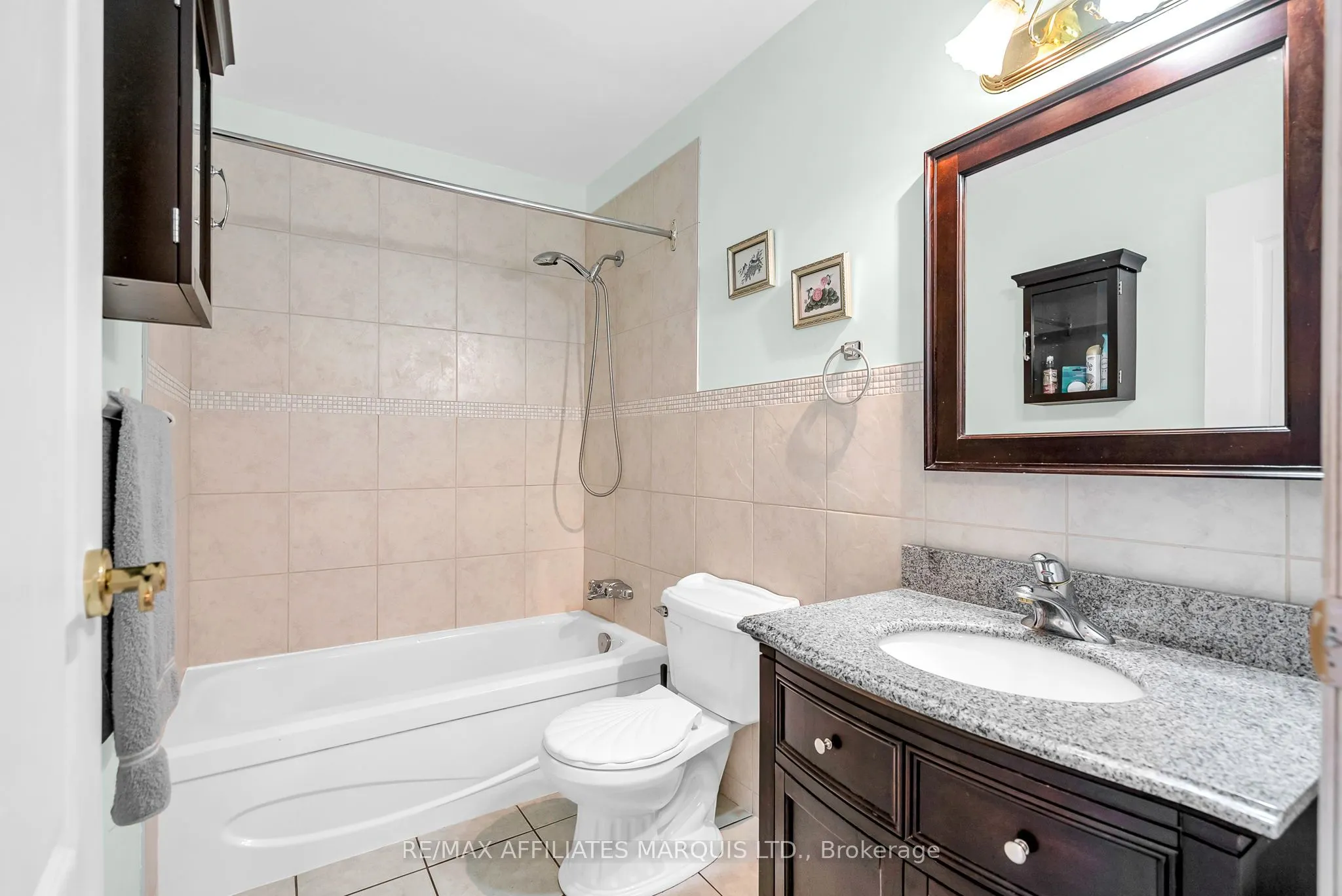 220 Kenyon Street W, #109