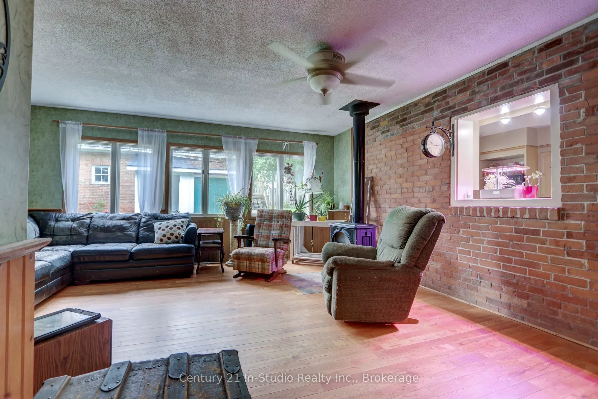 45 Mark Street W