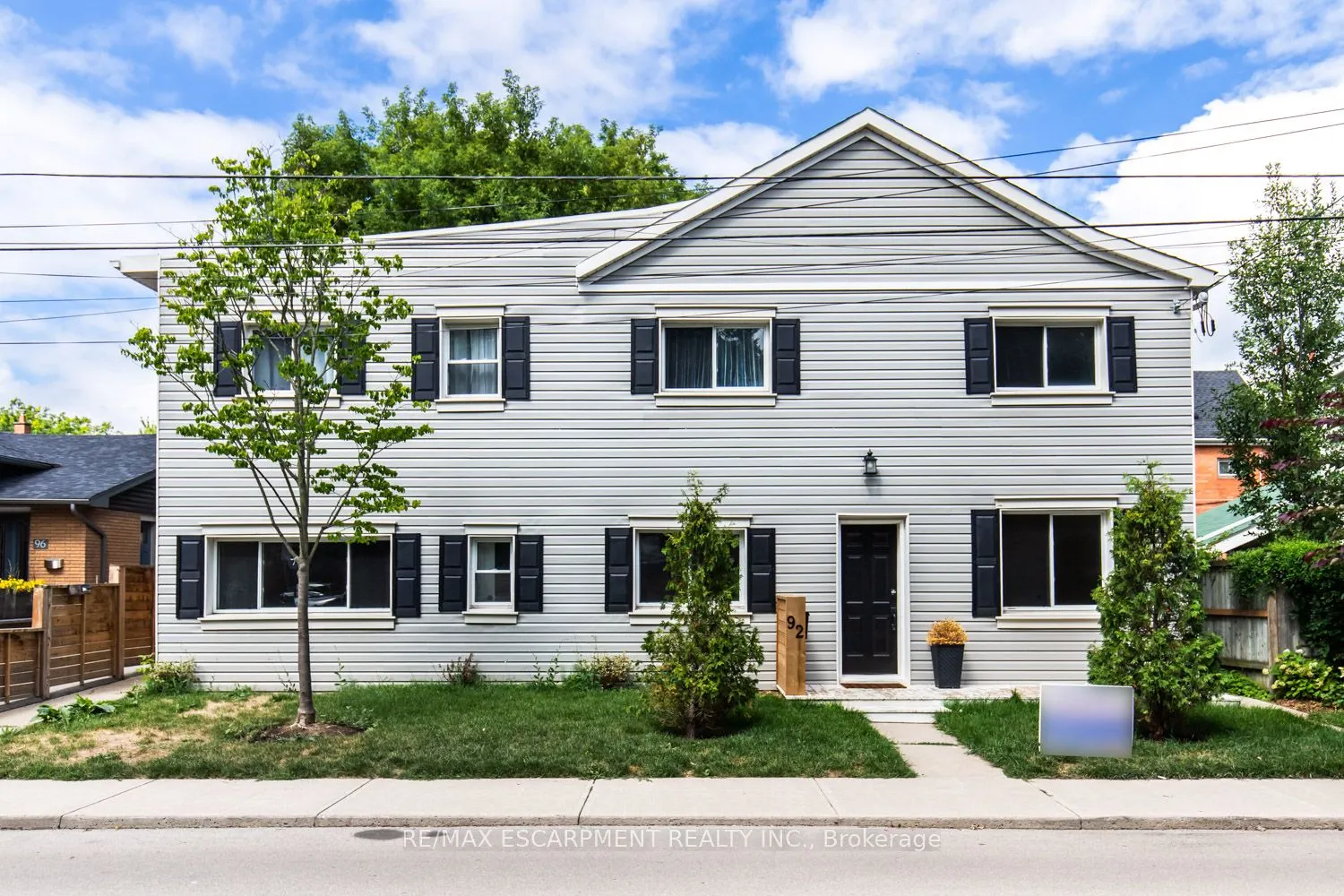 92 Pearl Street S