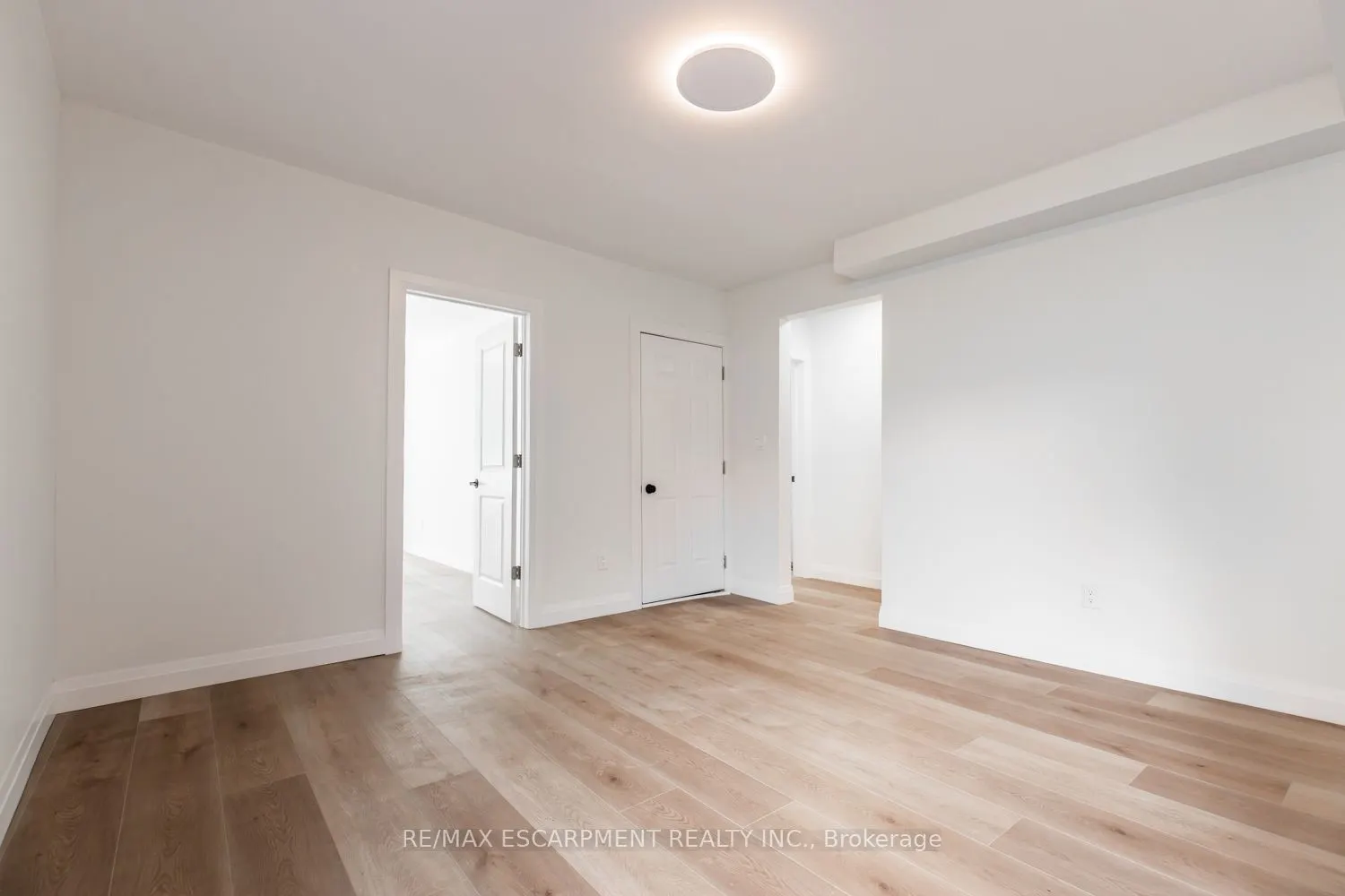 92 Pearl Street S