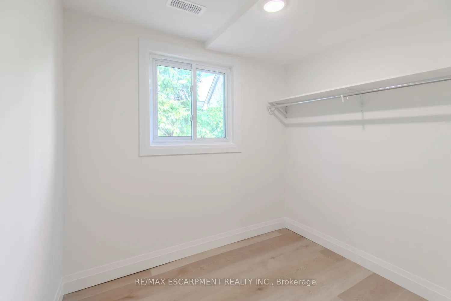 92 Pearl Street S