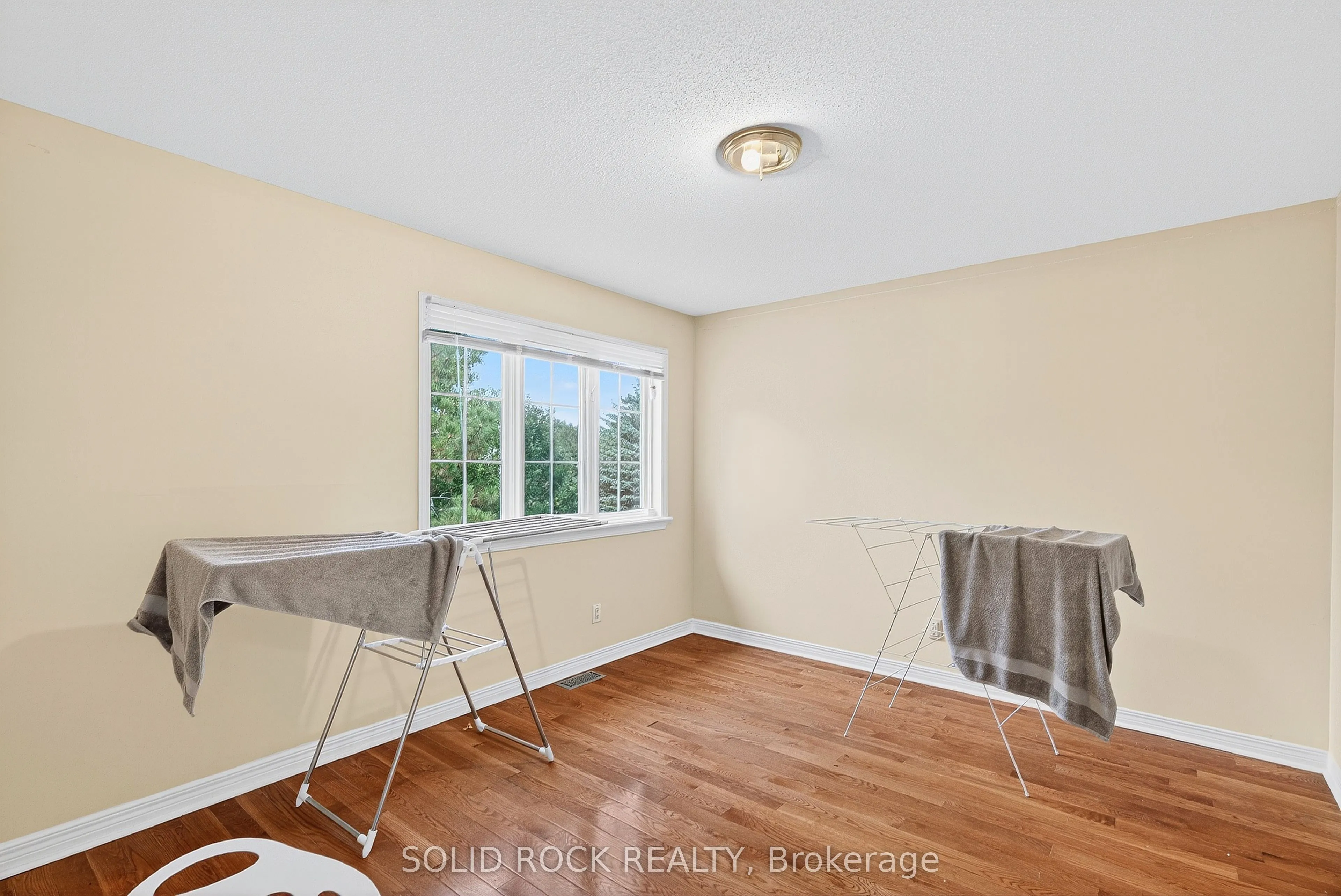 30 Kenins Crescent