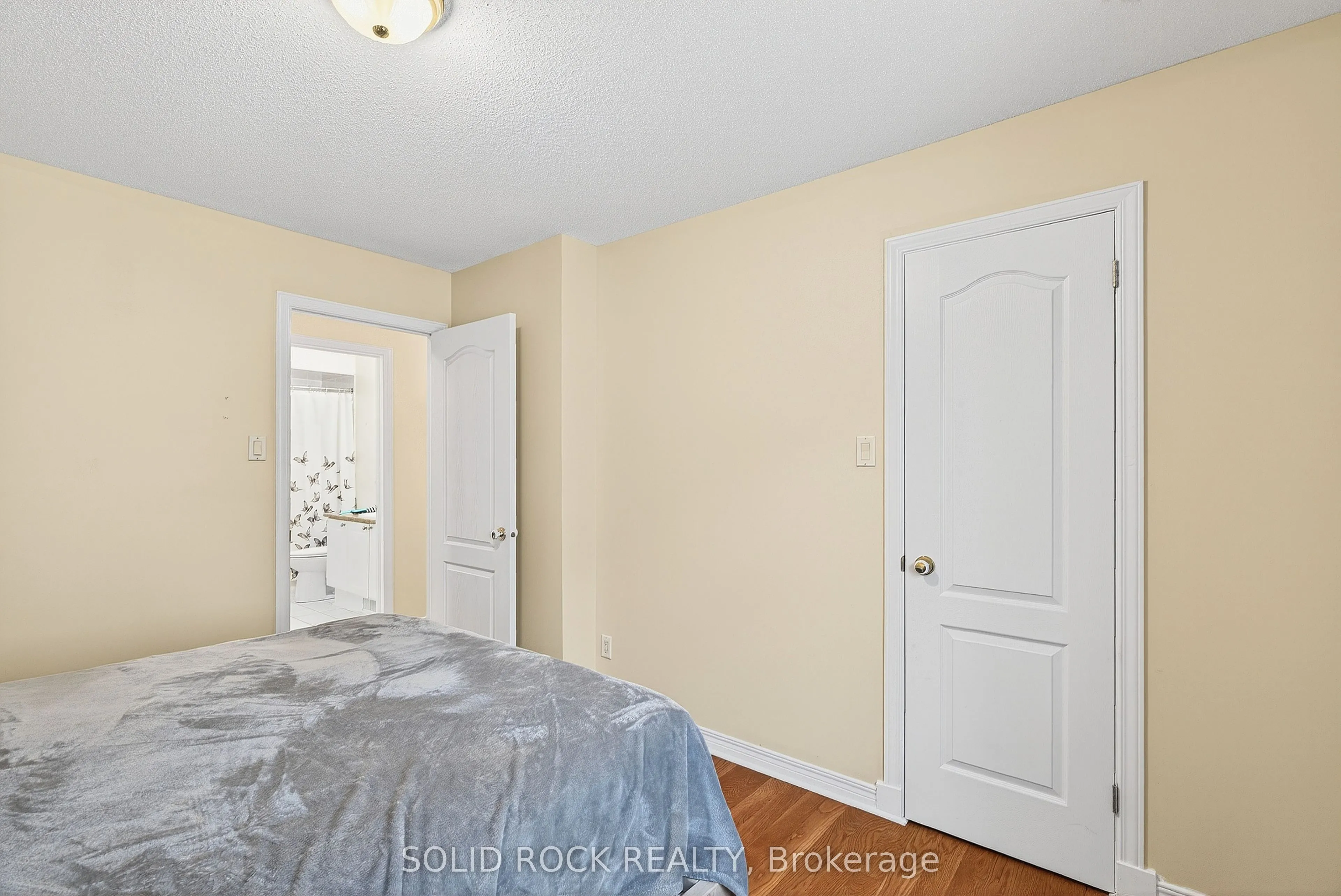 30 Kenins Crescent