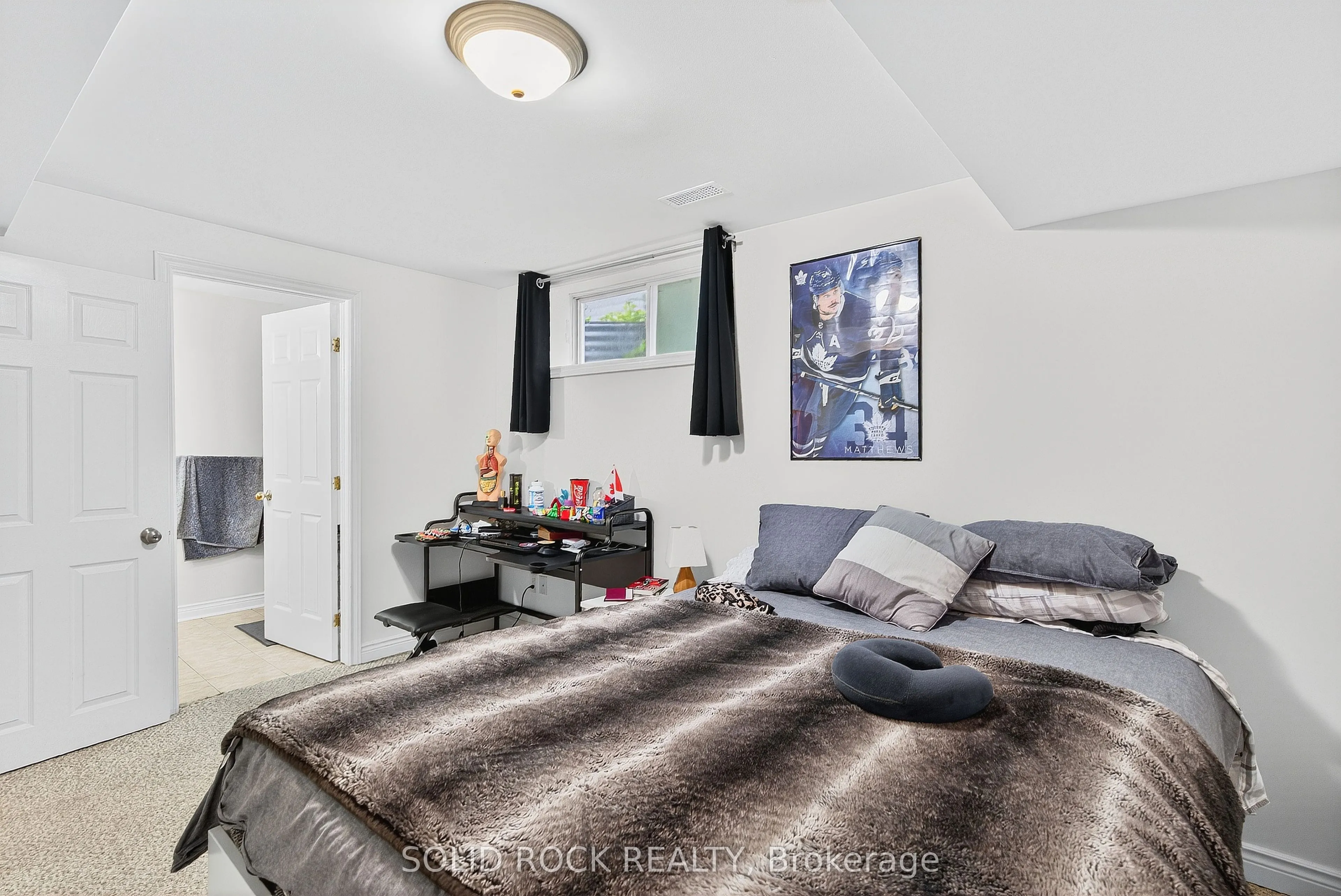 30 Kenins Crescent
