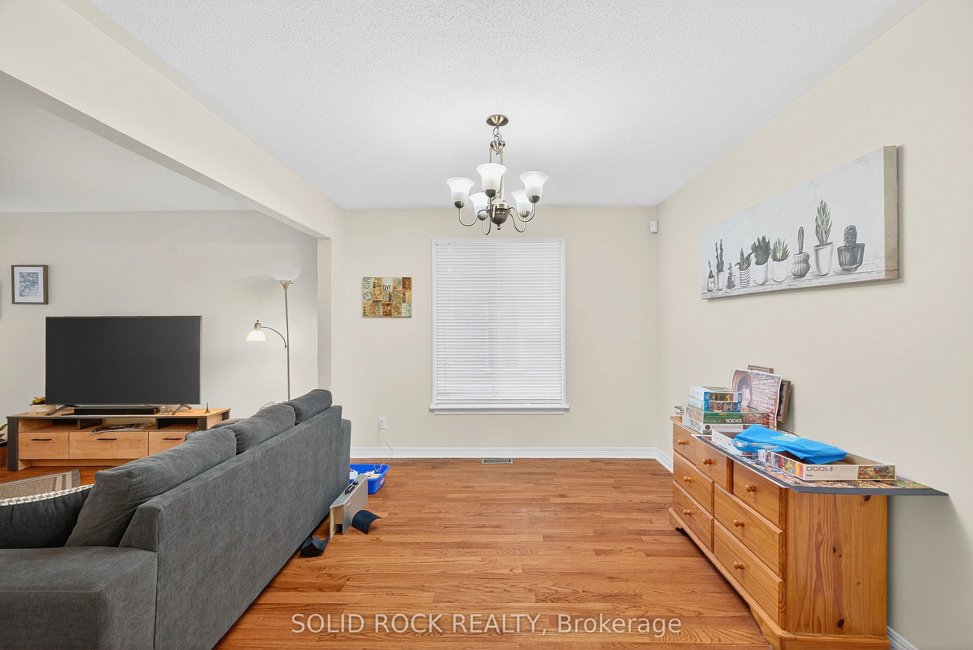 30 Kenins Crescent