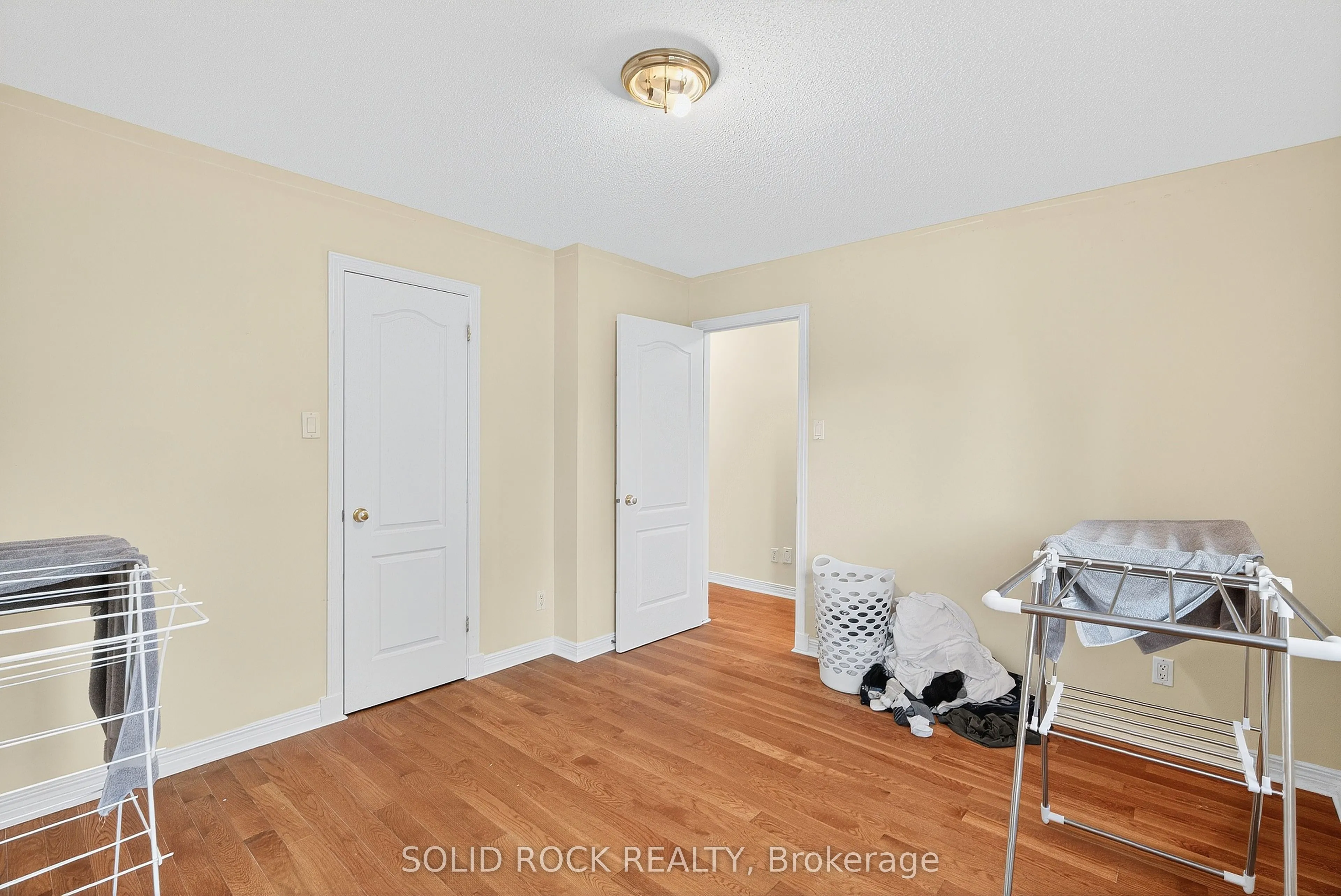 30 Kenins Crescent