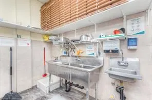 20 Woodlawn Road E, #6
