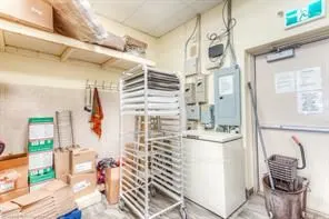 20 Woodlawn Road E, #6