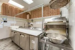 20 Woodlawn Road E, #6