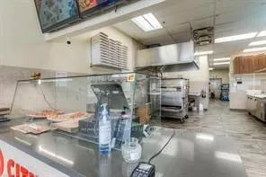 20 Woodlawn Road E, #6