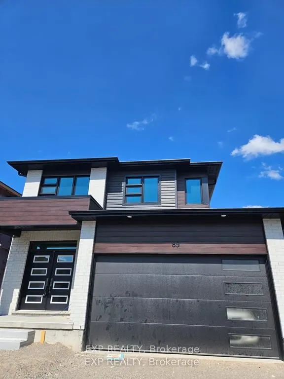 89 Moon Crescent