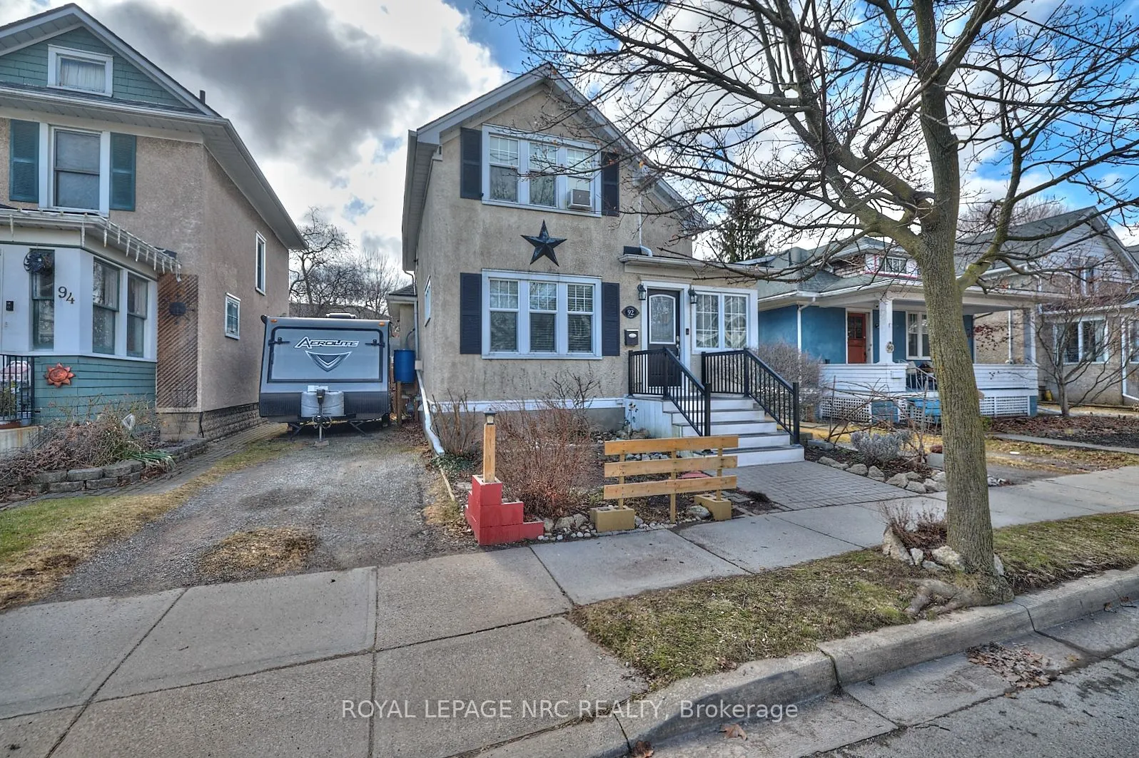 92 Dufferin Street