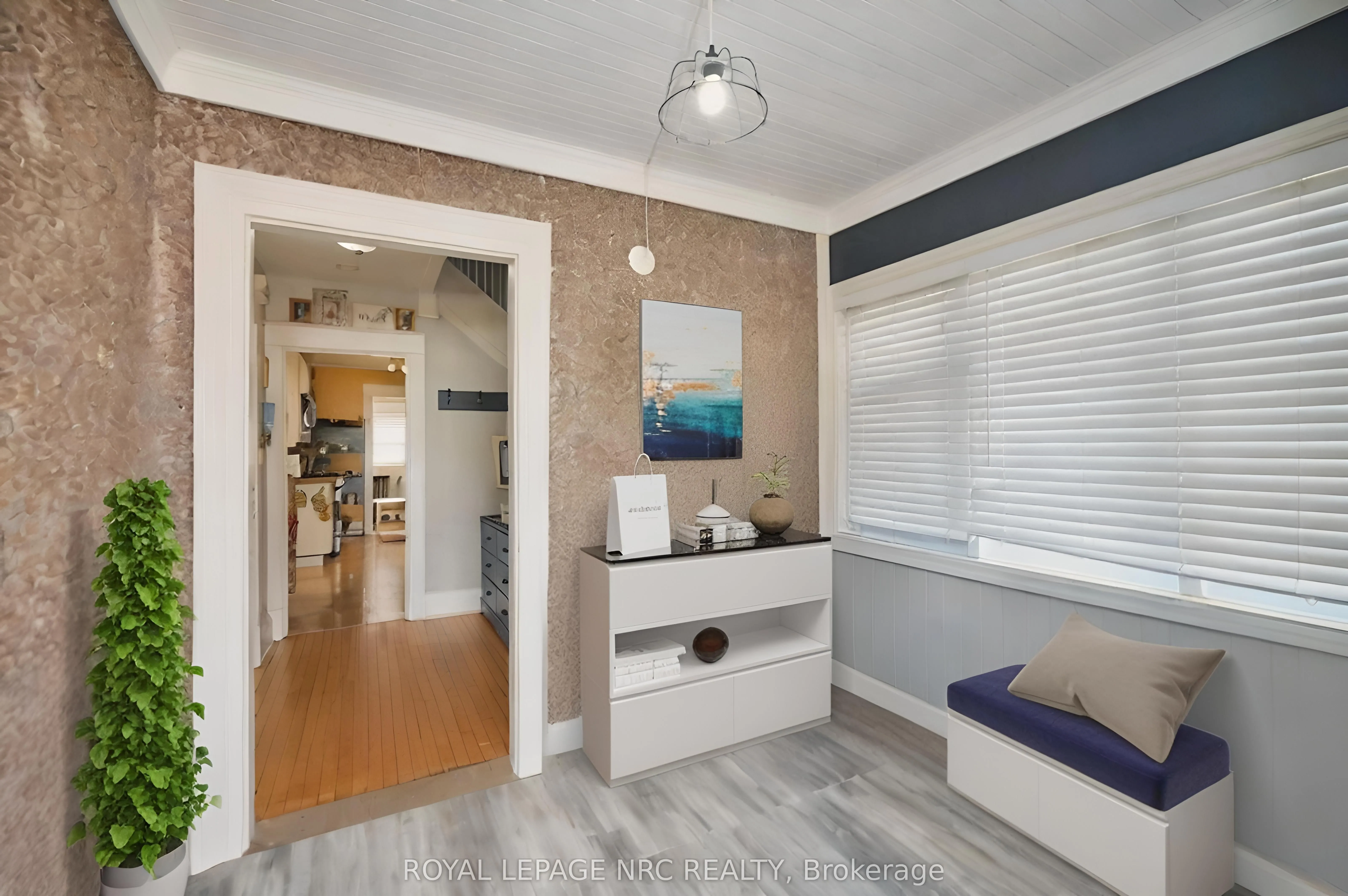 92 Dufferin Street