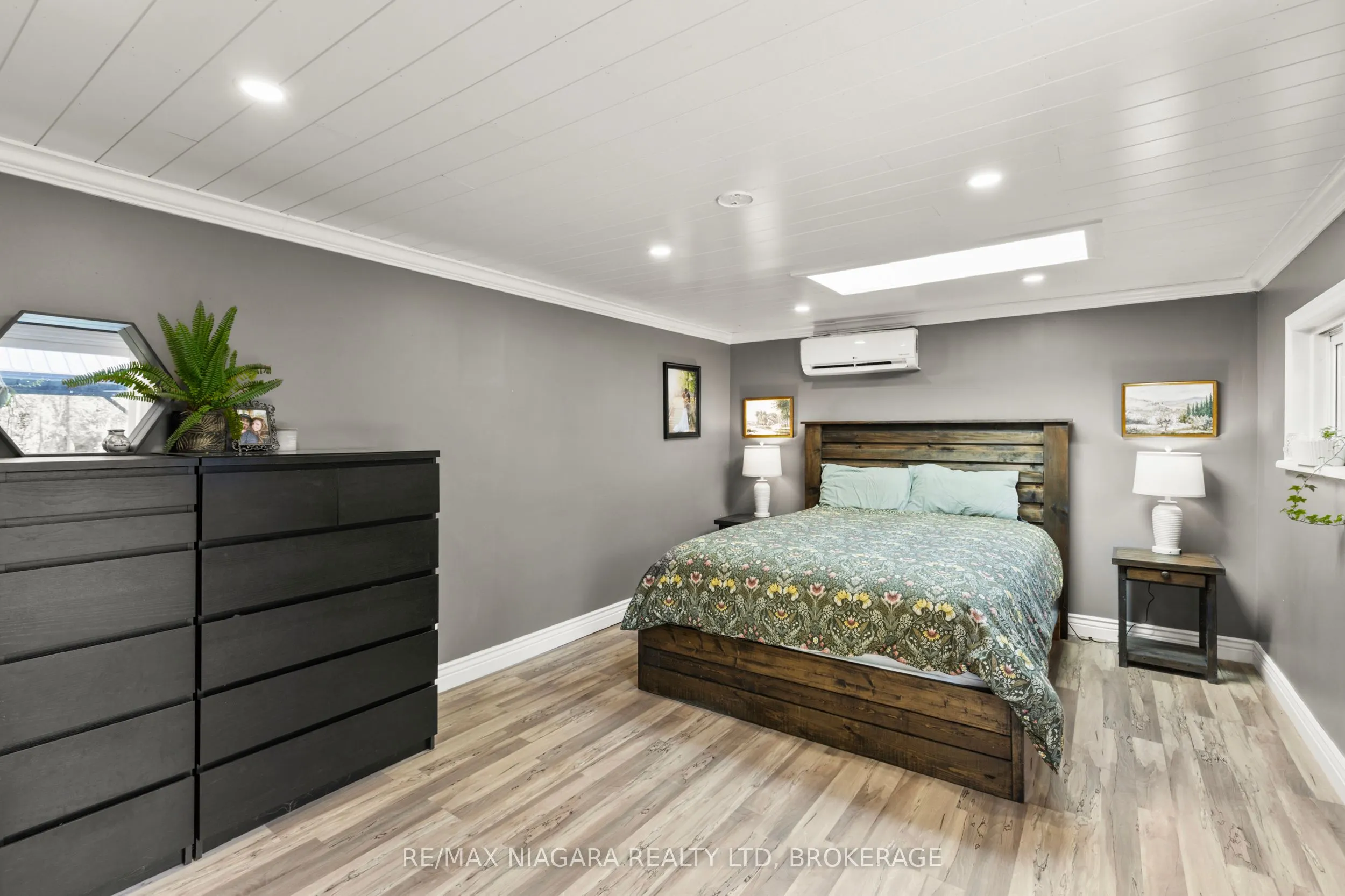 10408 Lakeshore Road