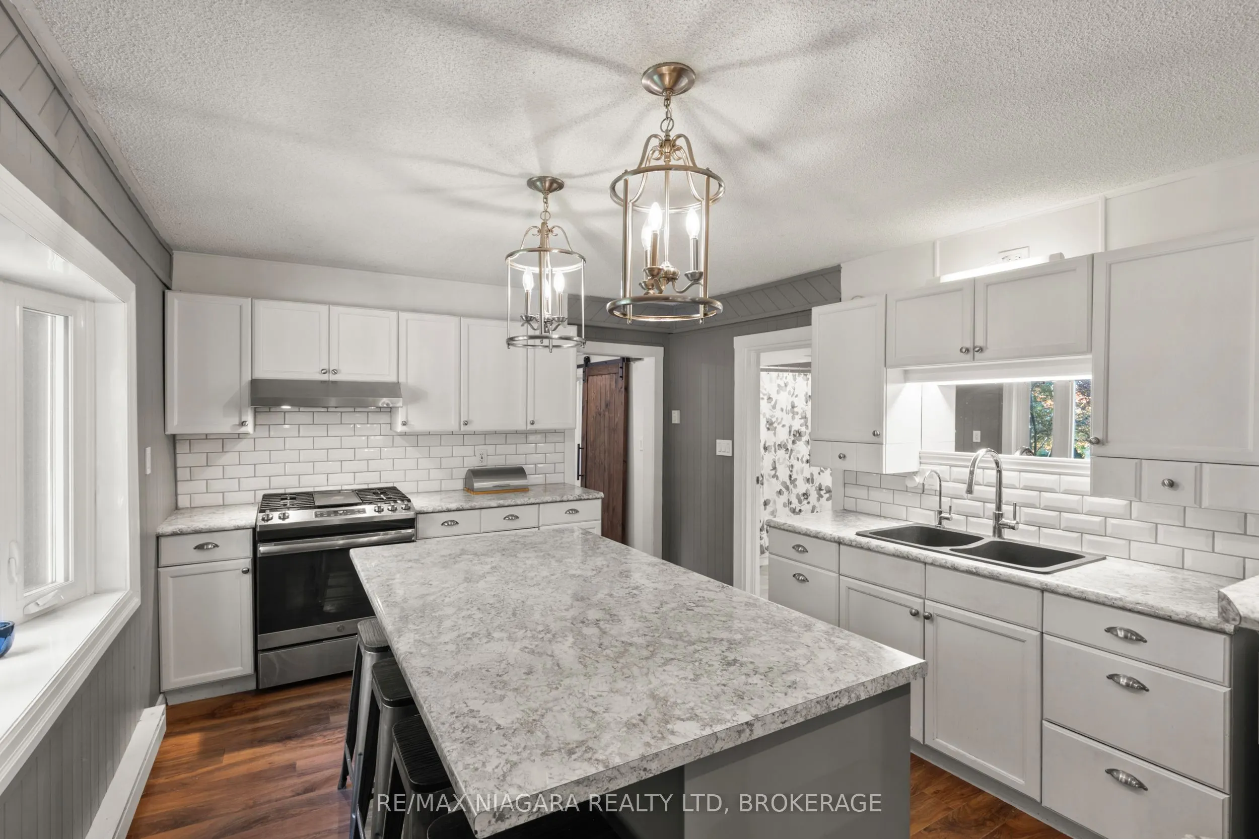 10408 Lakeshore Road