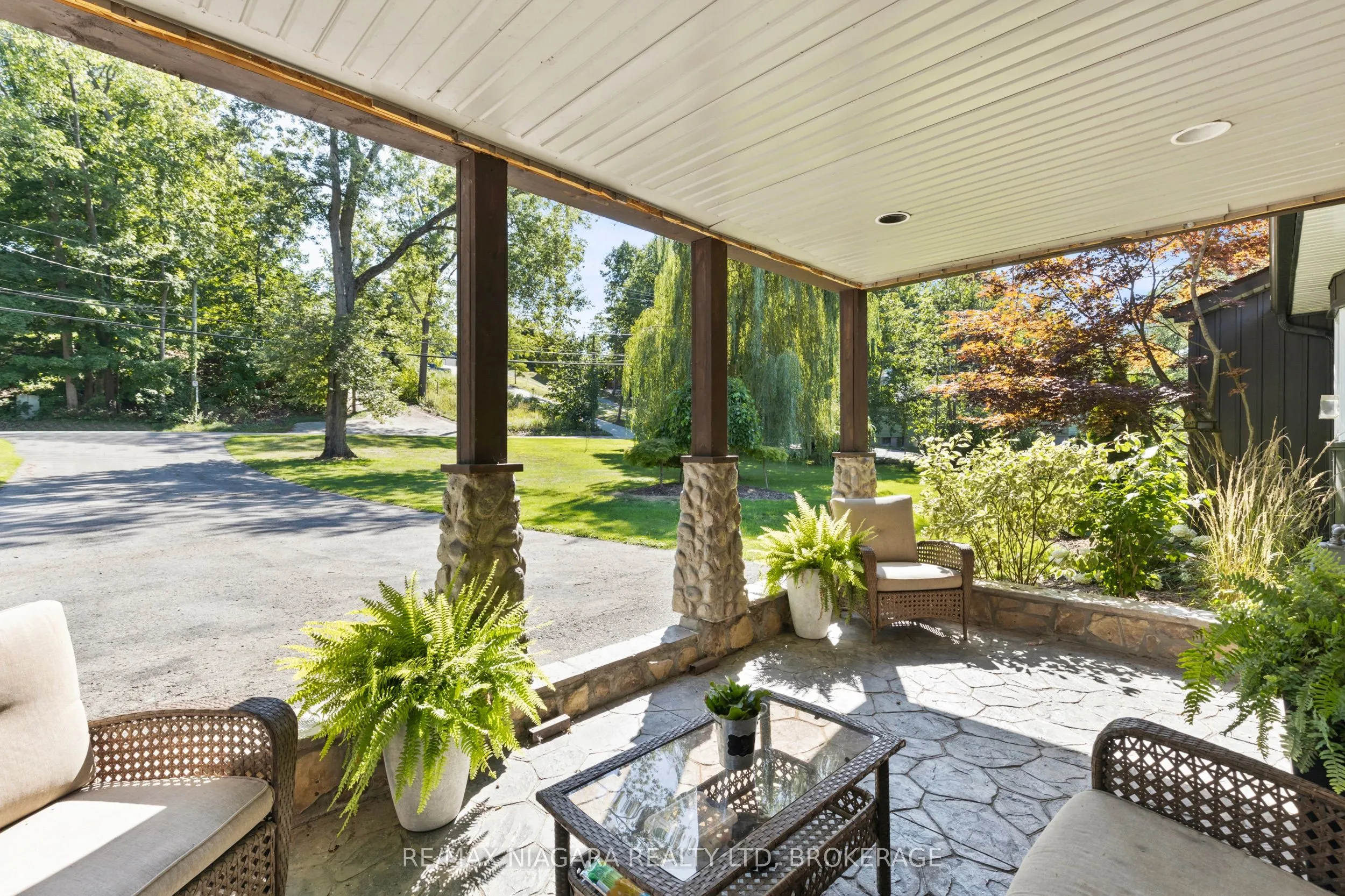 10408 Lakeshore Road