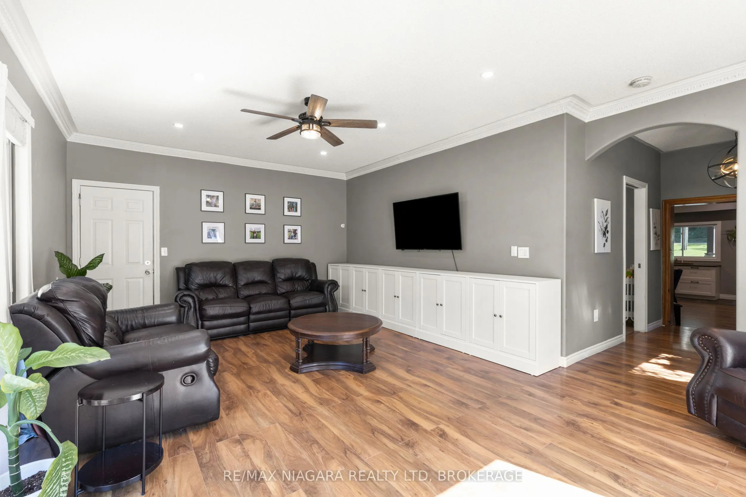 10408 Lakeshore Road