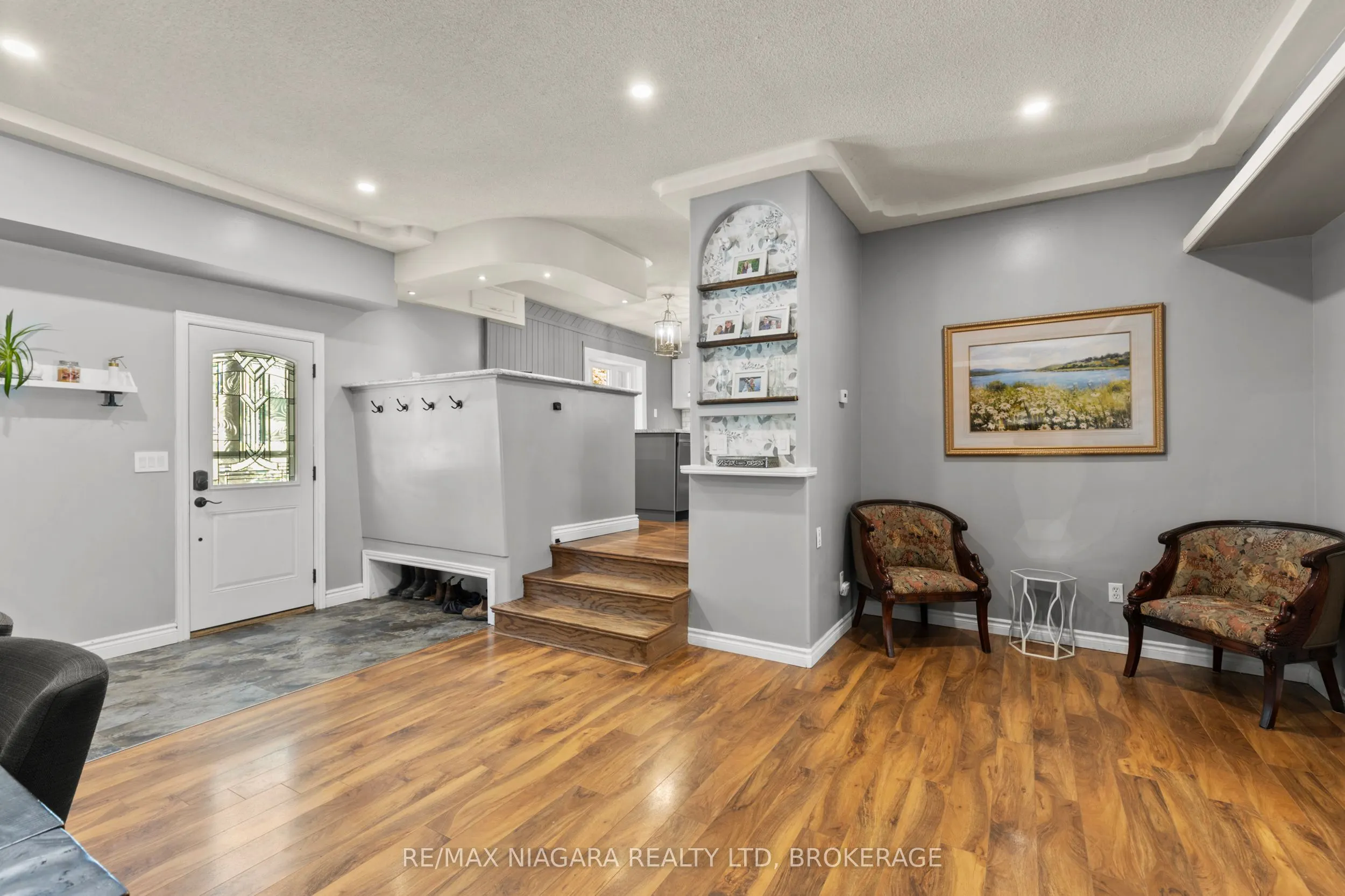 10408 Lakeshore Road