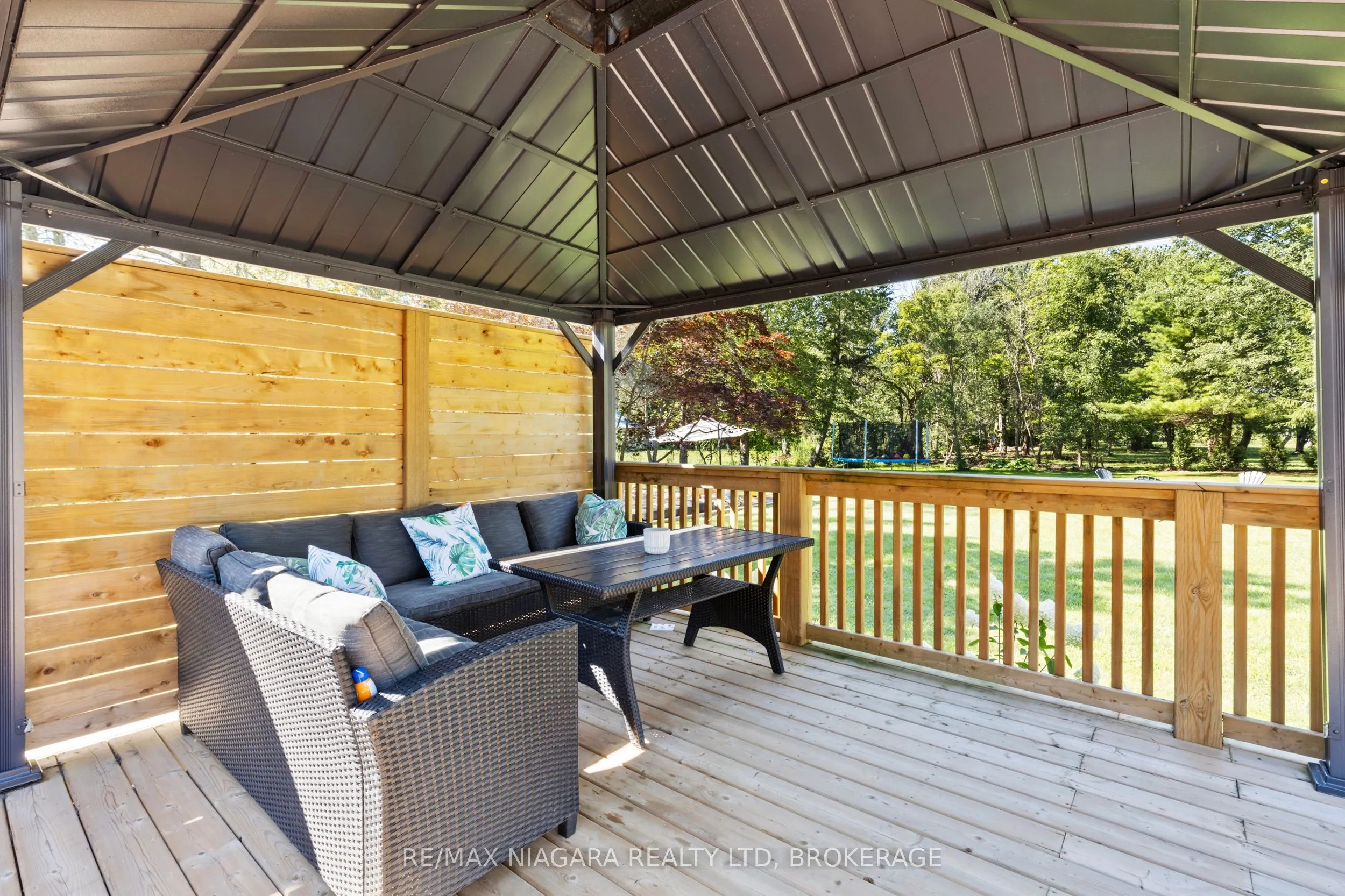 10408 Lakeshore Road