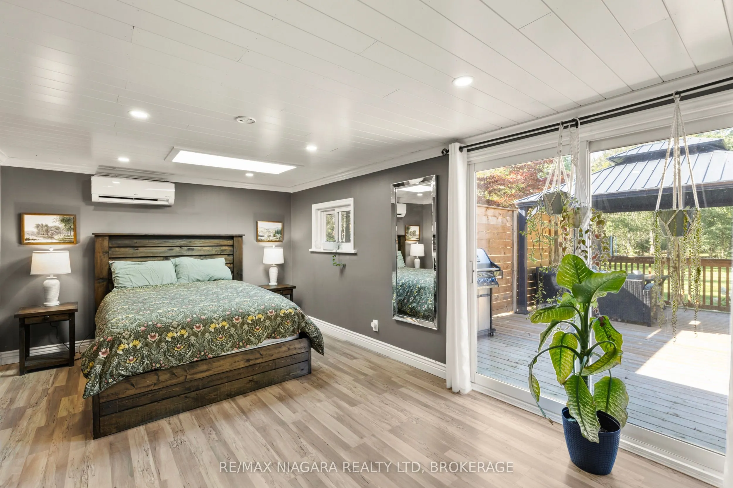 10408 Lakeshore Road