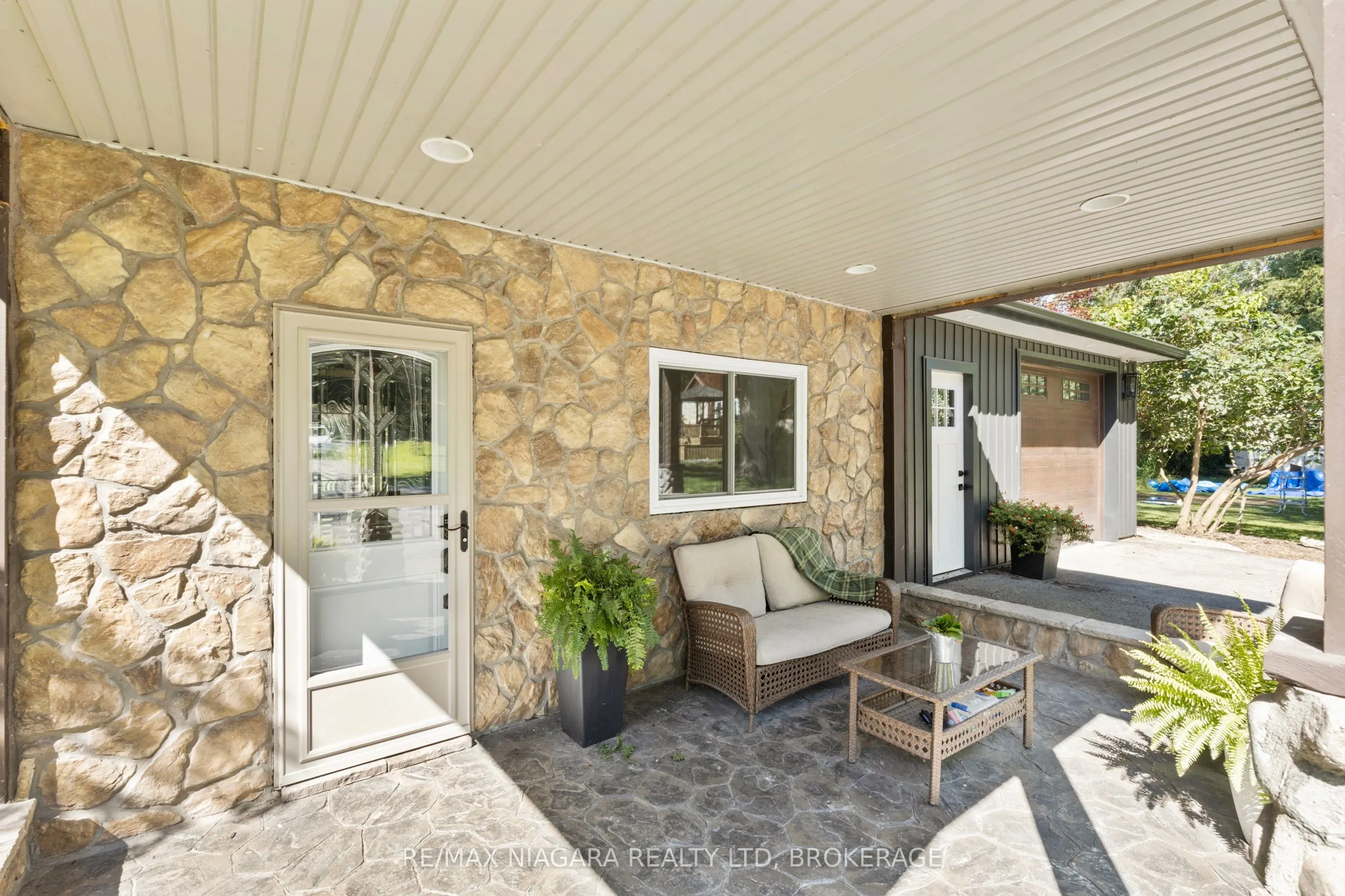 10408 Lakeshore Road