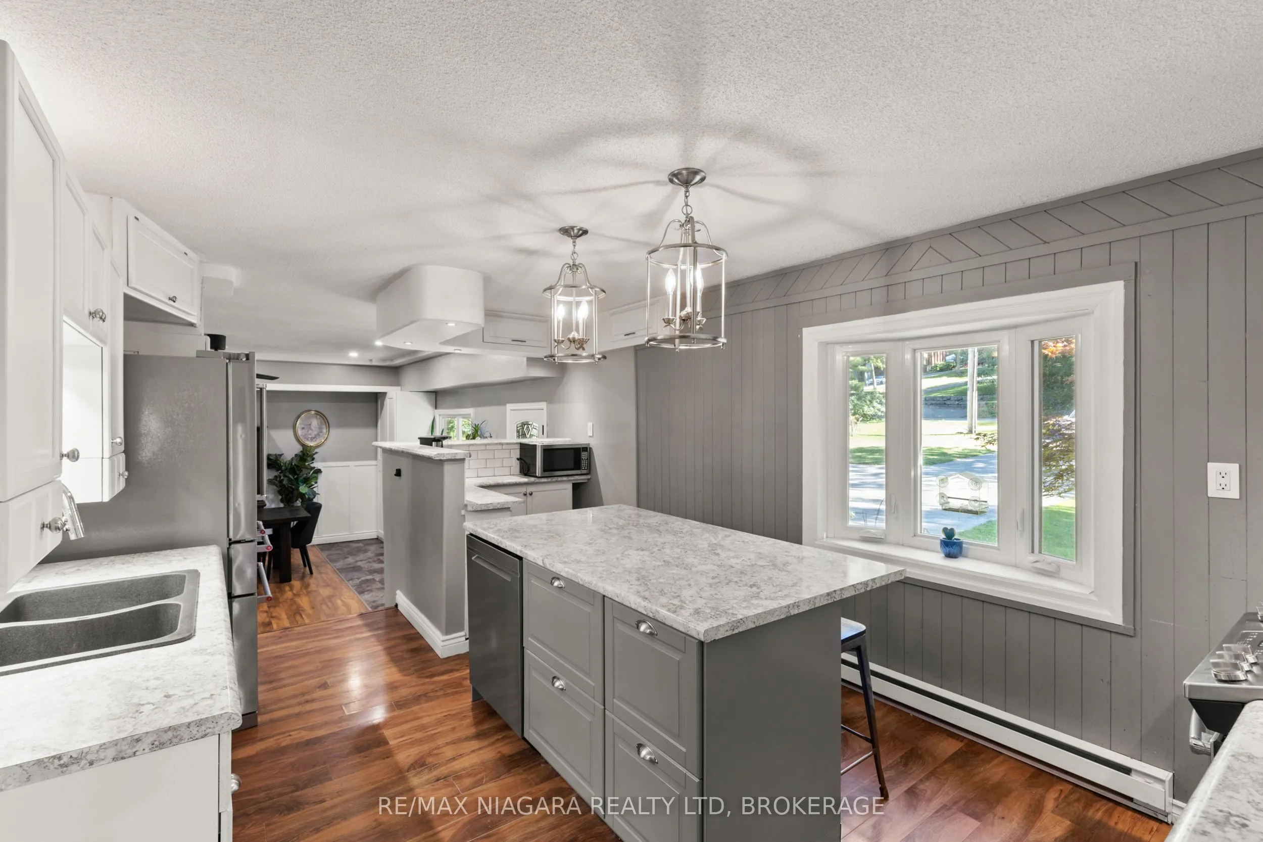 10408 Lakeshore Road