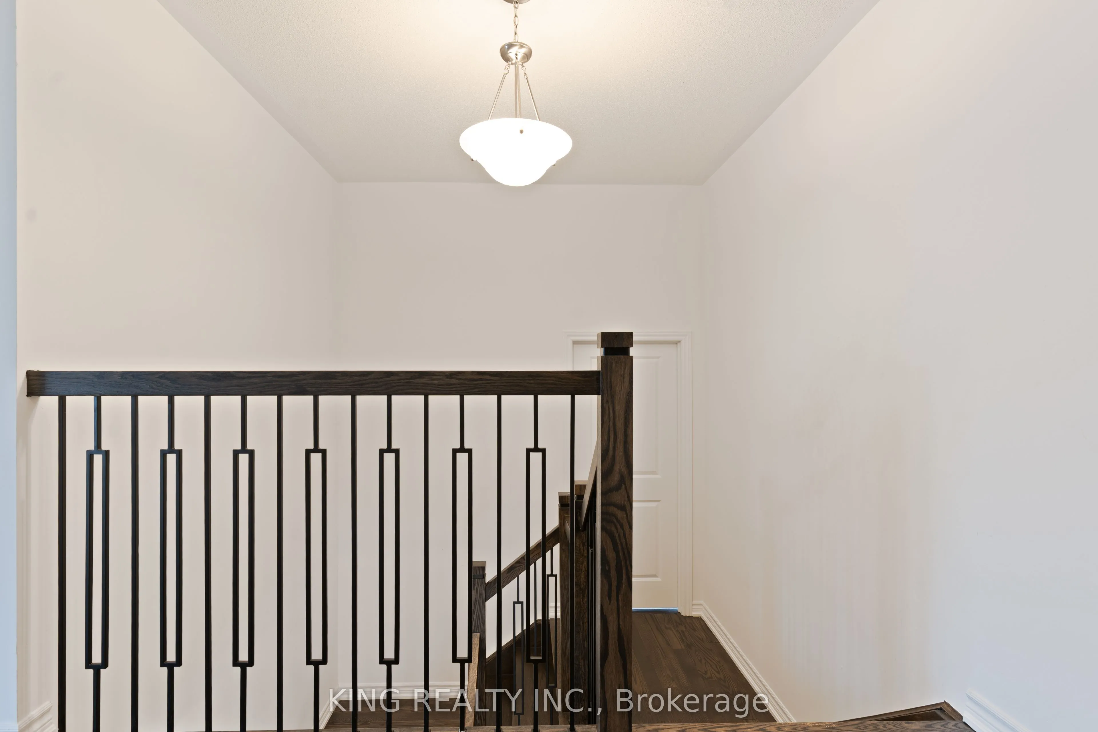 373 Russell Street