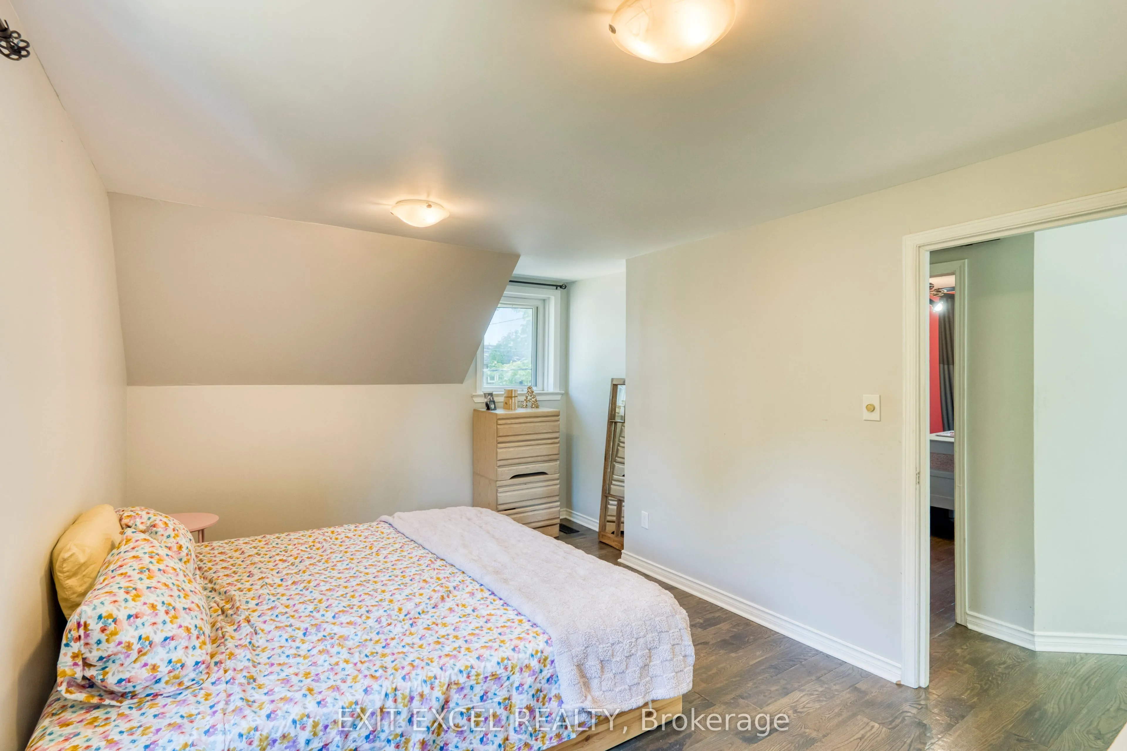 5490 MacTavish Place