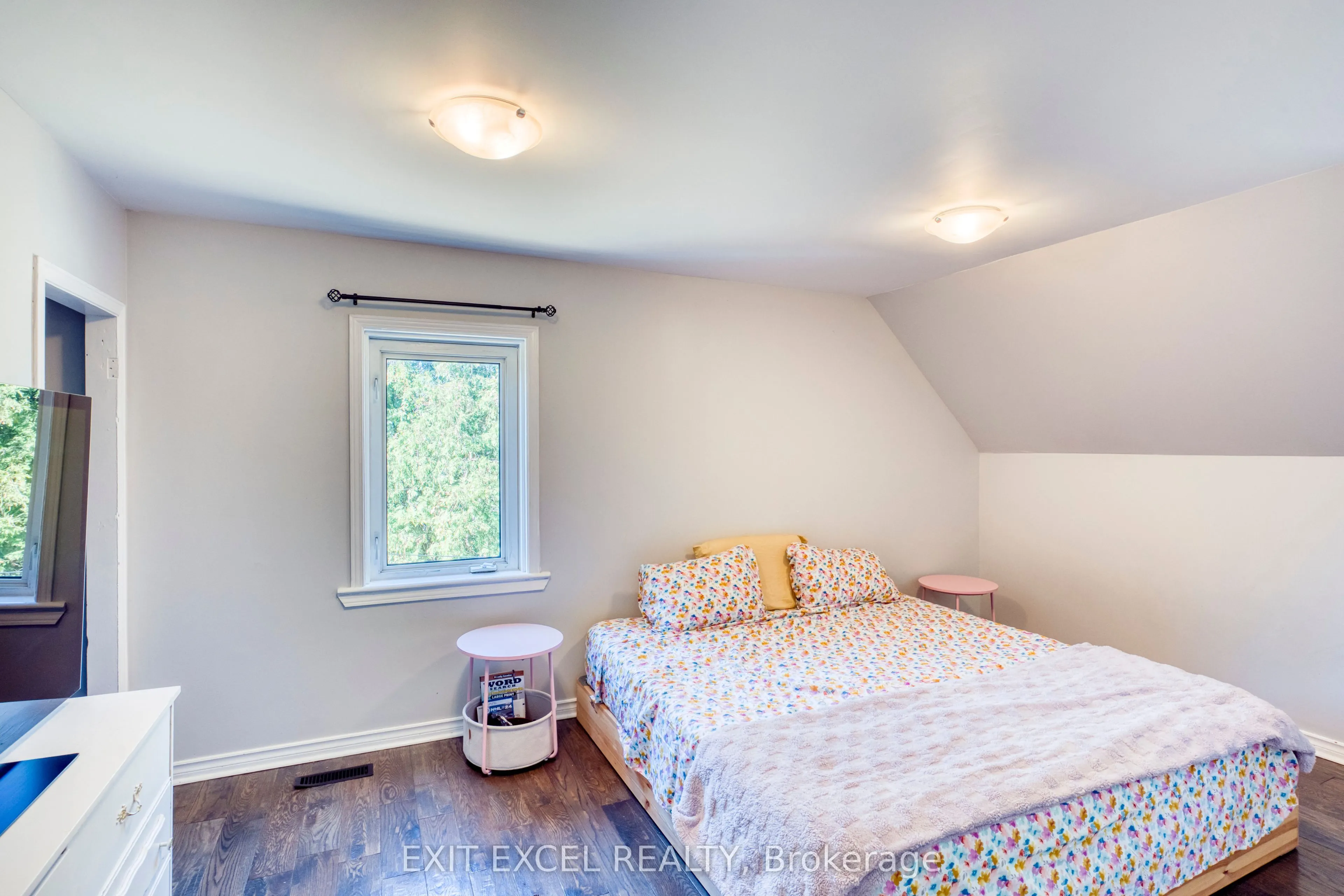 5490 MacTavish Place