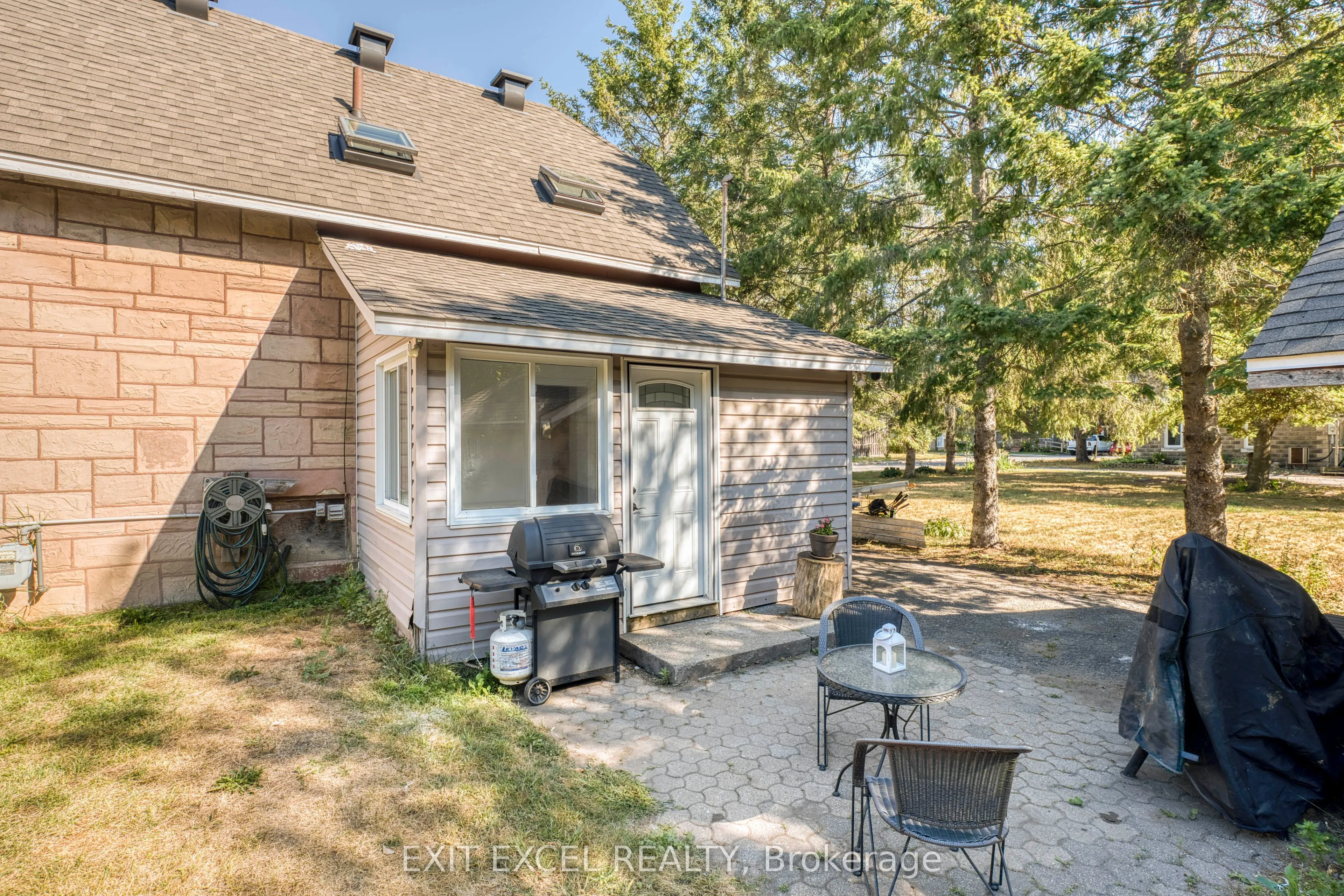 5490 MacTavish Place