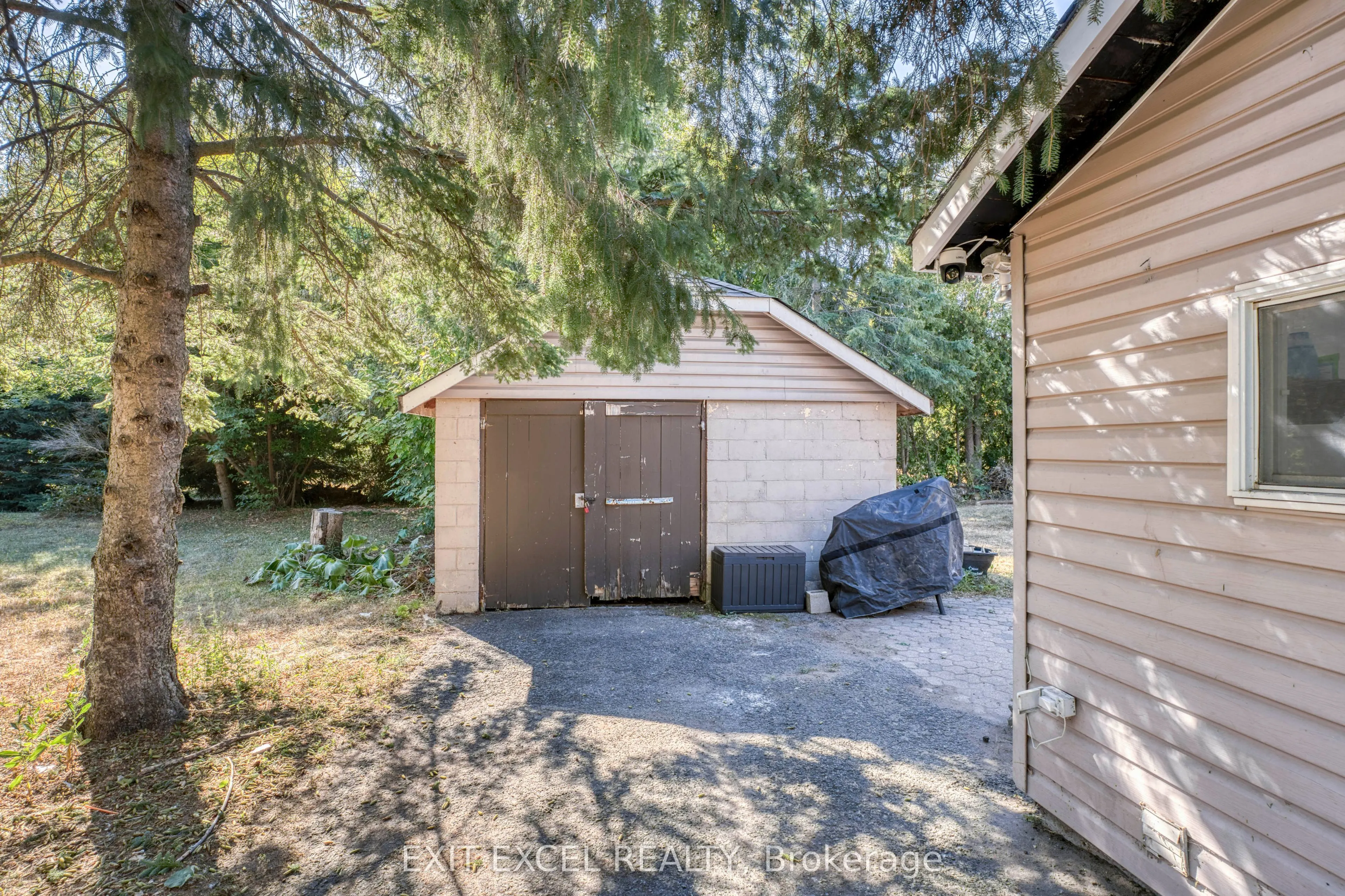 5490 MacTavish Place