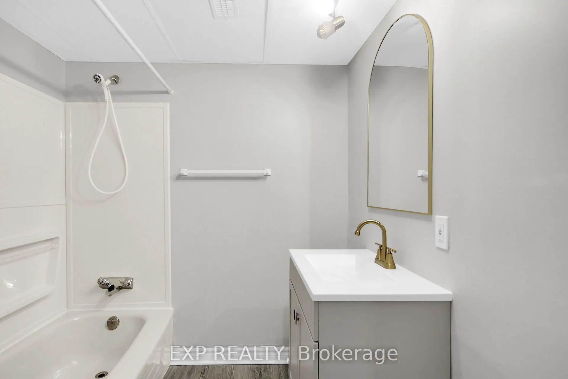 1083 Eadie Road