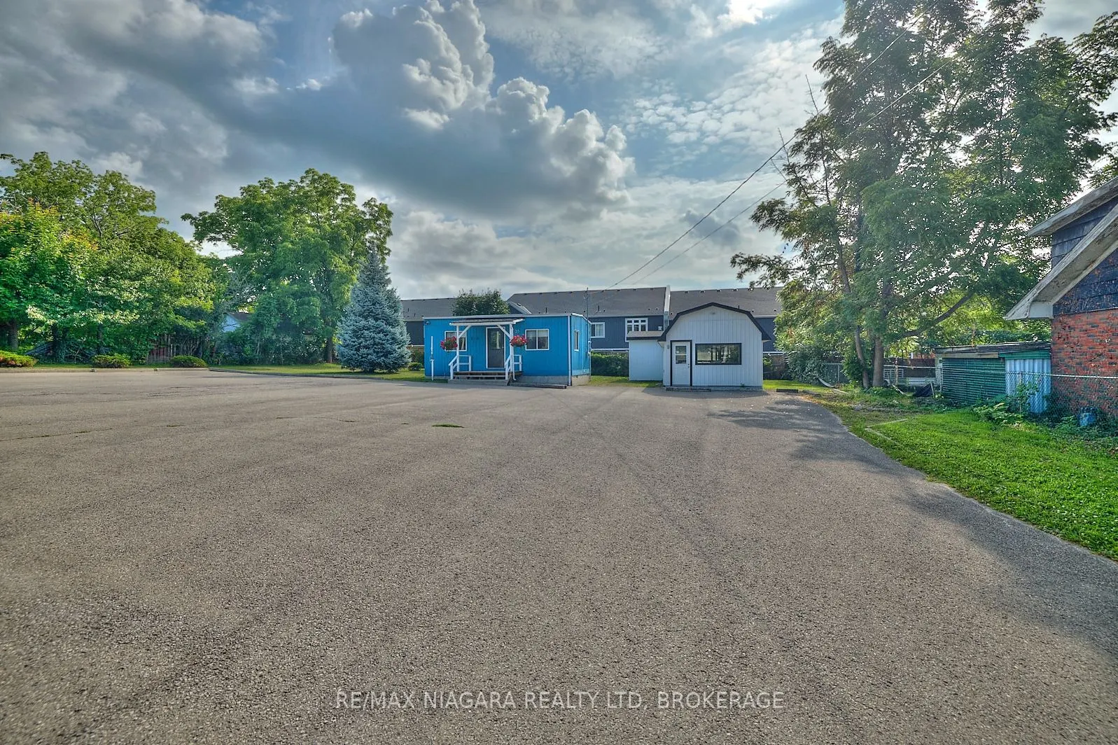 210 RIDGEWAY Road