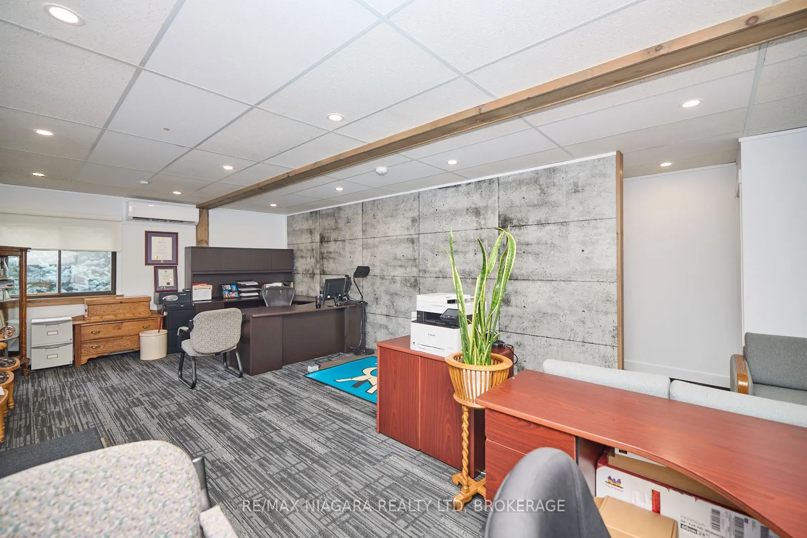 210 RIDGEWAY Road