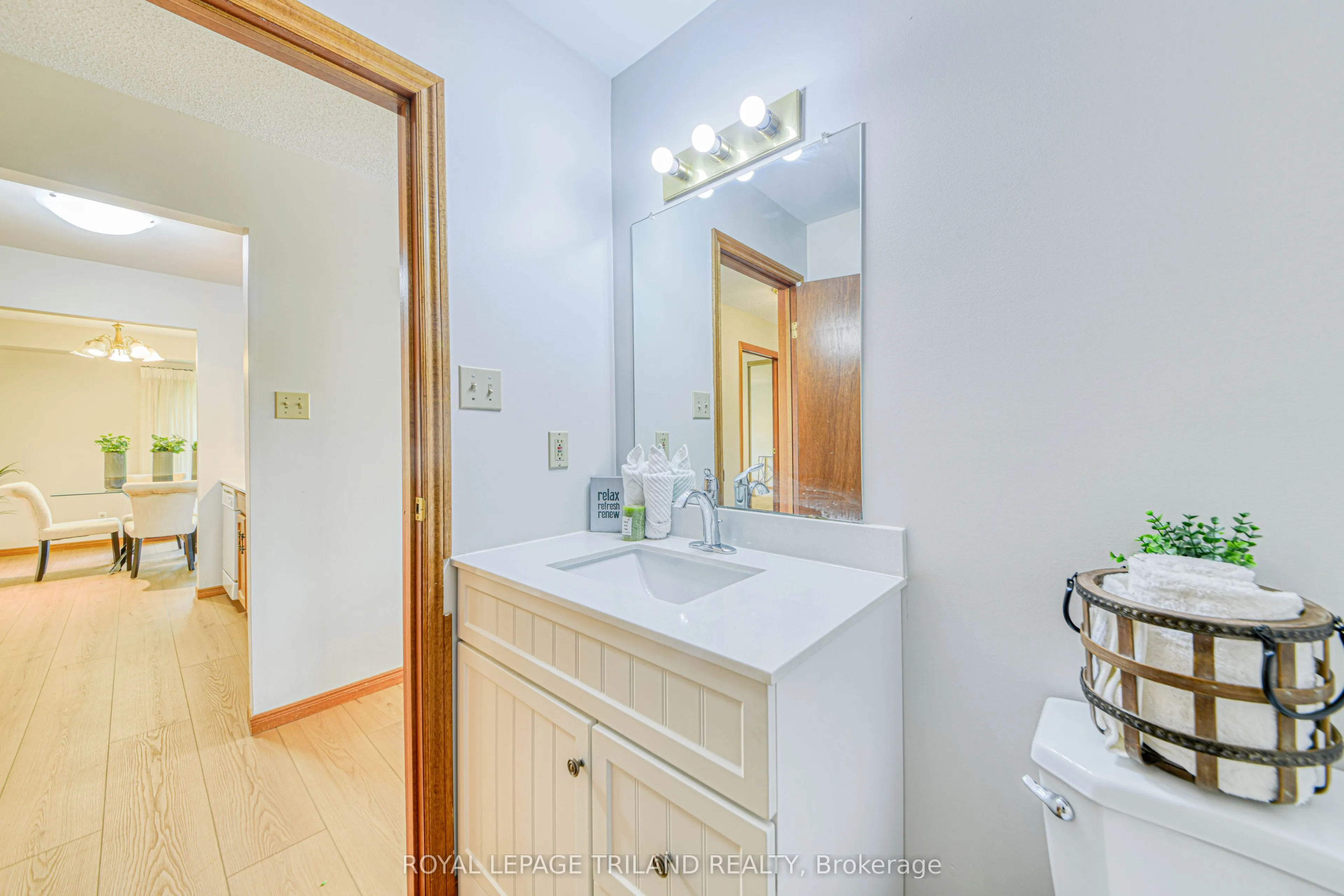 4 Albert Street, #206